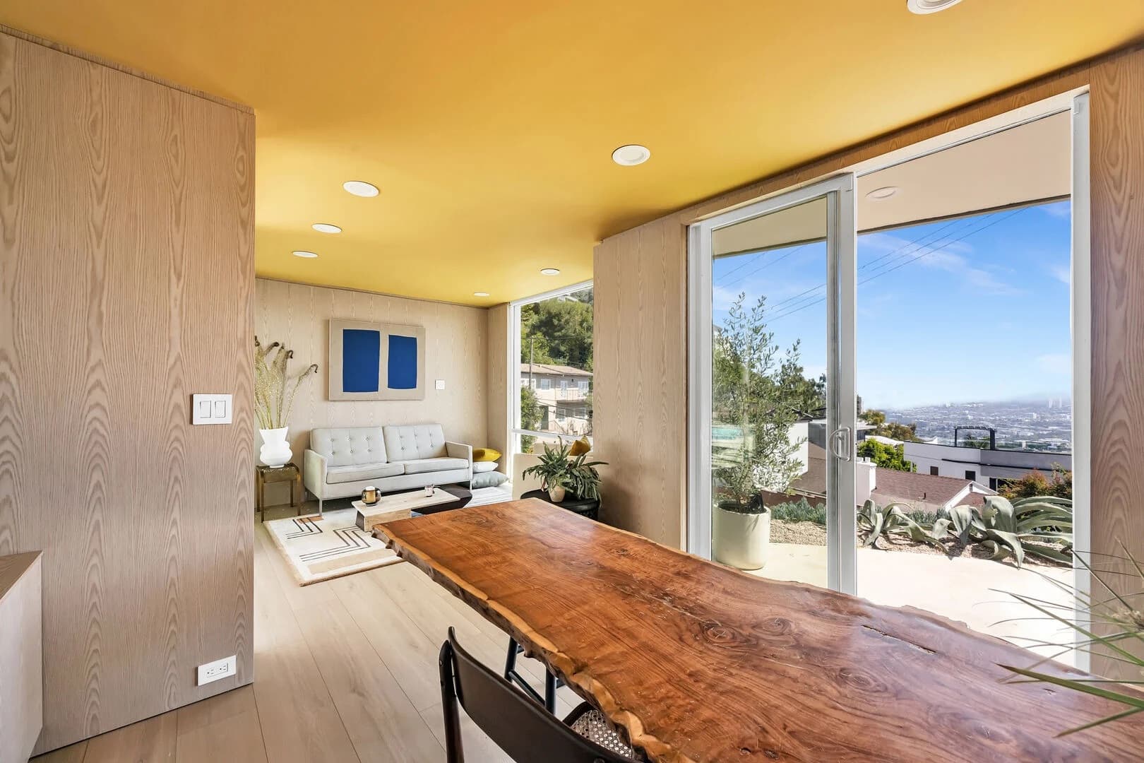 Sunset Plaza View - Image 27