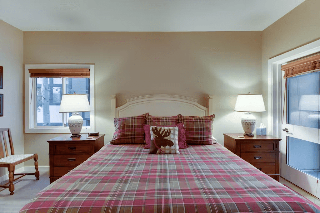 Wildflower Luxury - Image 14