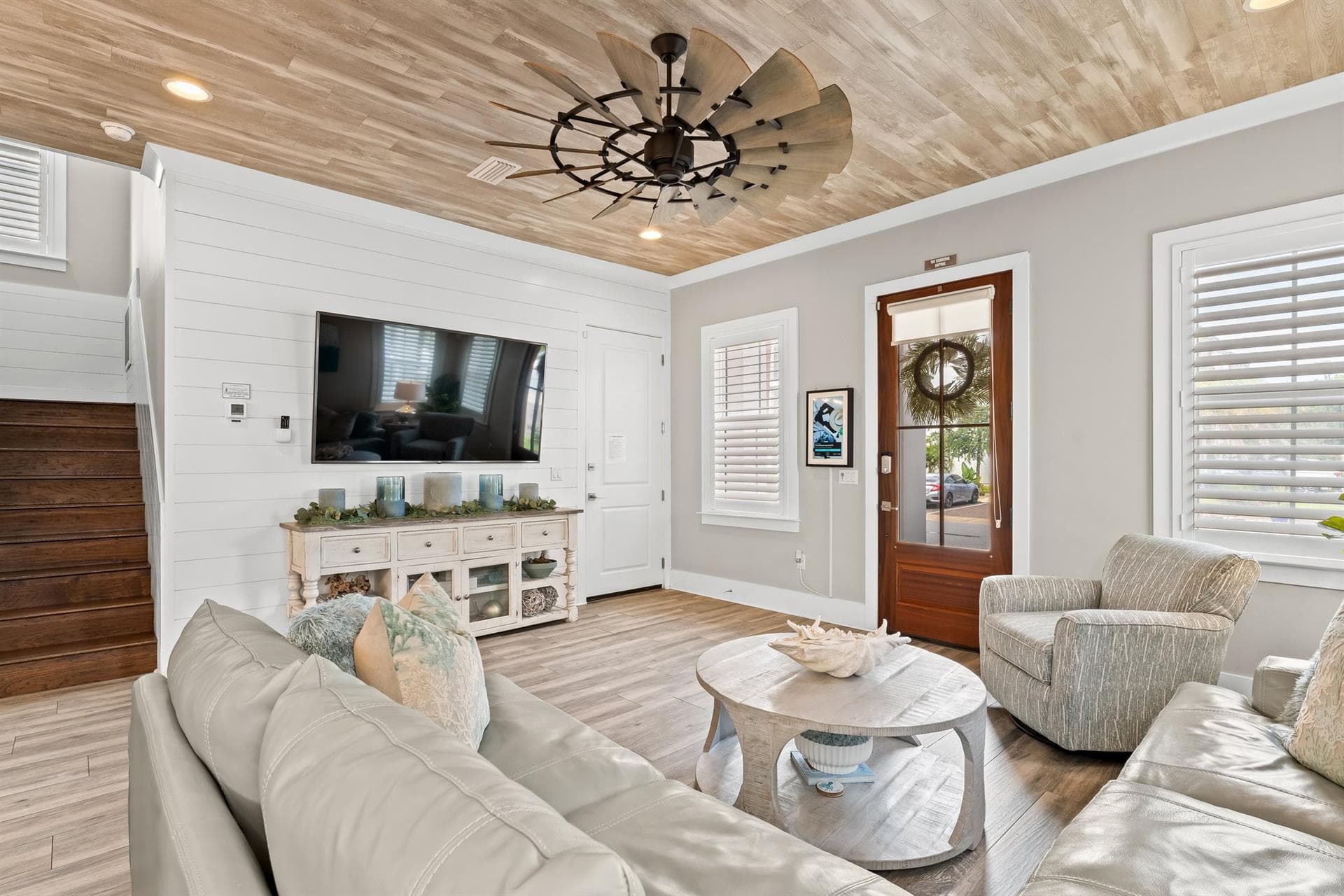 Aqua Luxe Place  - Image 4