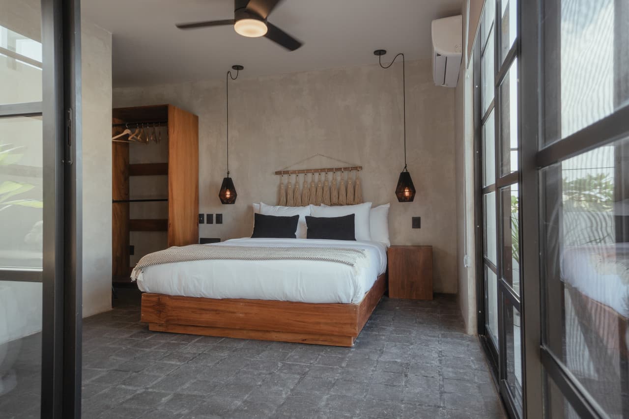 Luxe Jungle Loft - Image 9