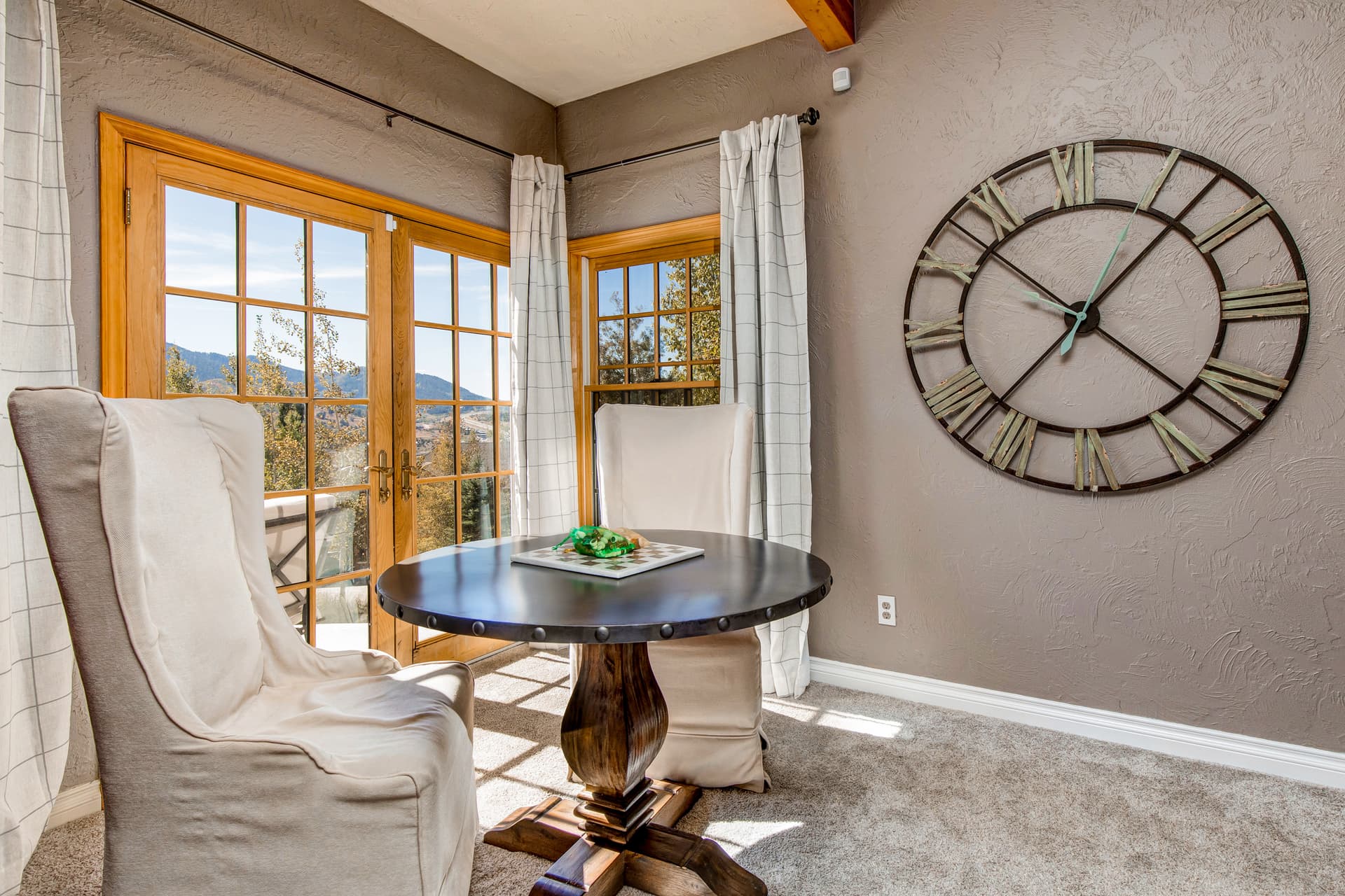 Mountain Hillside Manor - Image 16