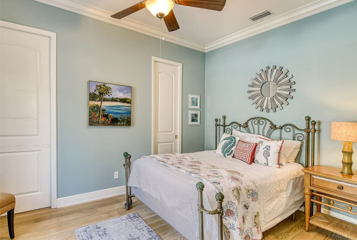 Sunburst Courtyard - Image 25