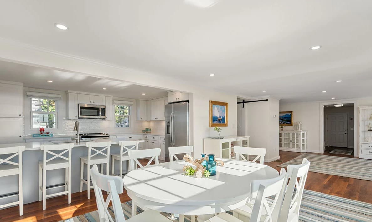 Summer House Too - Image 5