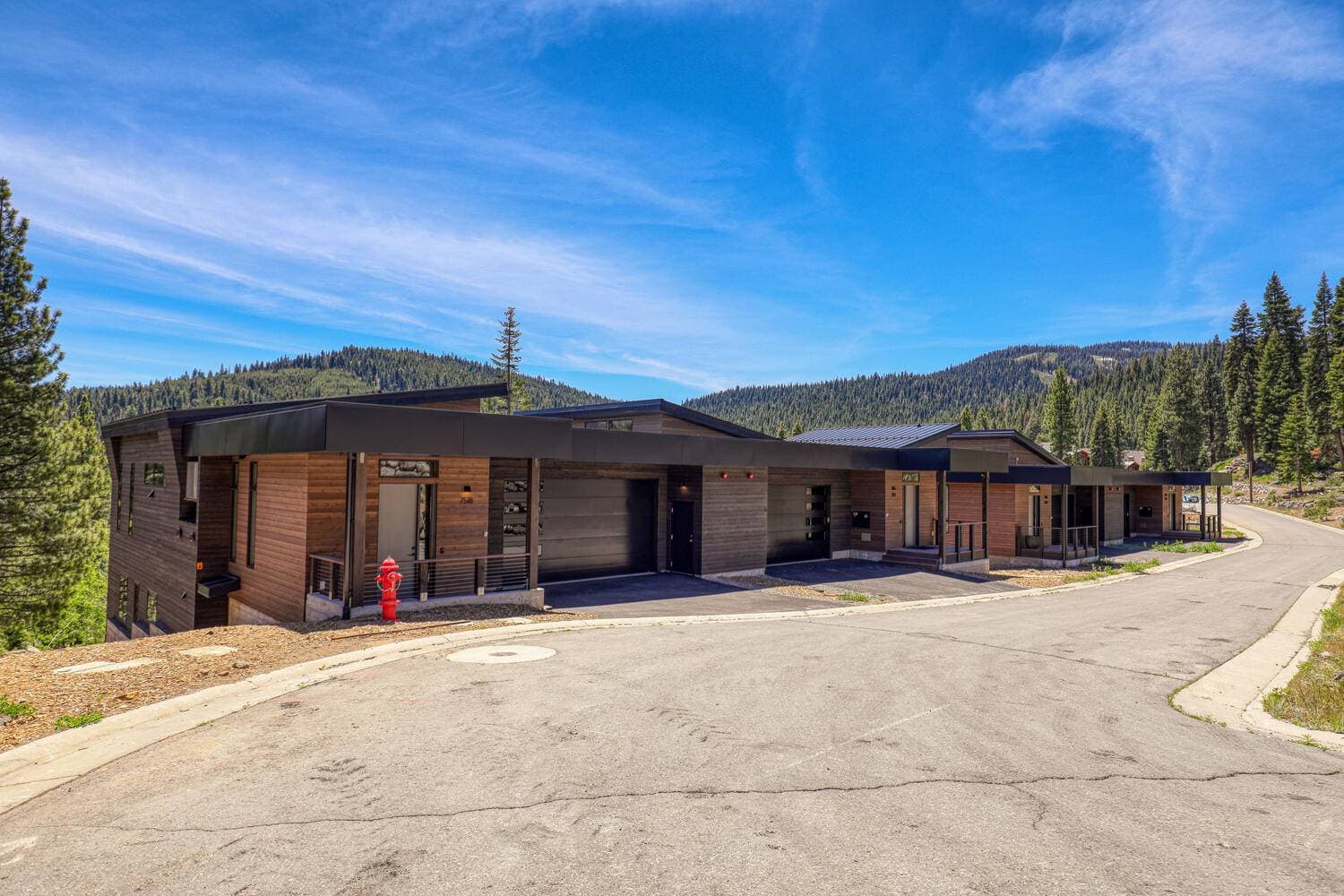 Larkspur Luxe - Image 38