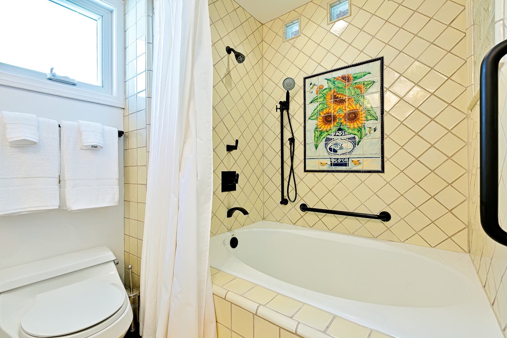 Spanish Palms Home - Image 17