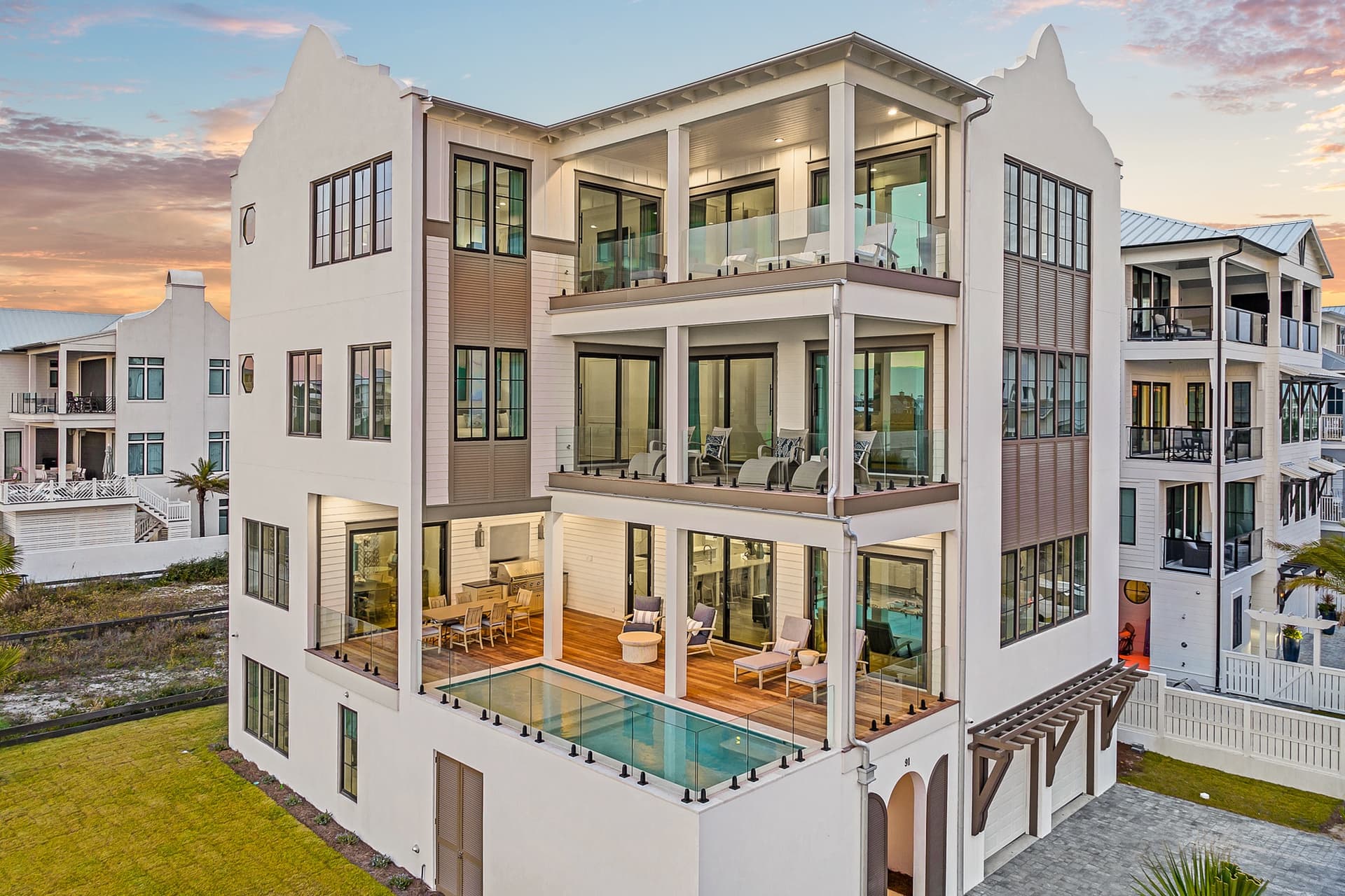 Emerald Le Luxe - Image 52