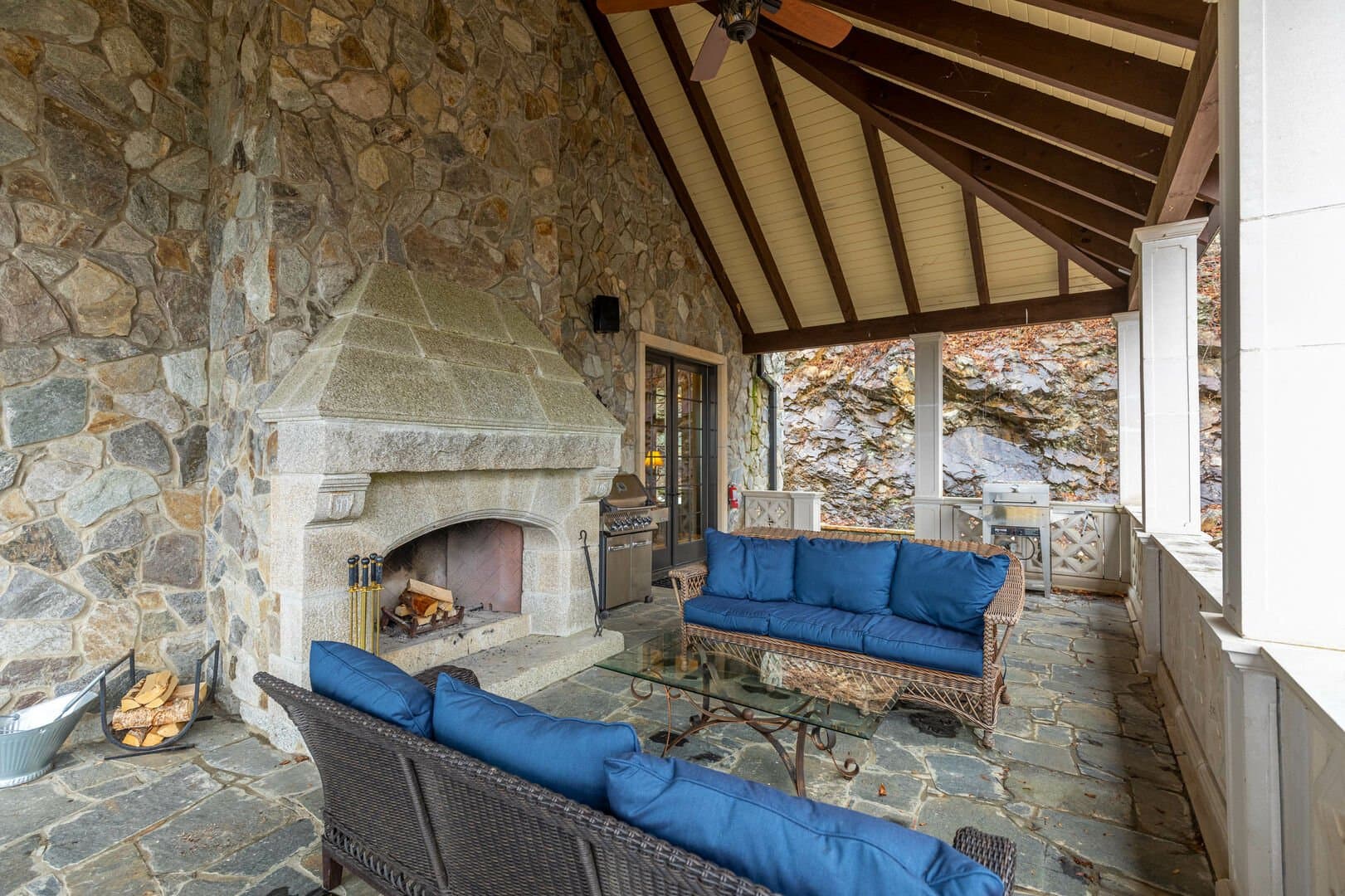 The Castle at Valle Crucis - Image 51