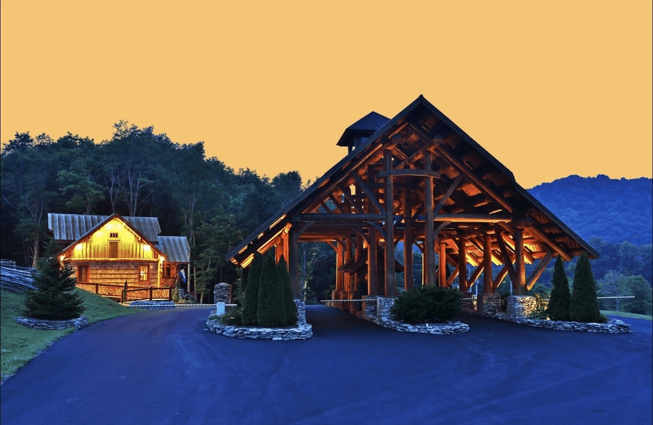 Black Bear Den - Image 23