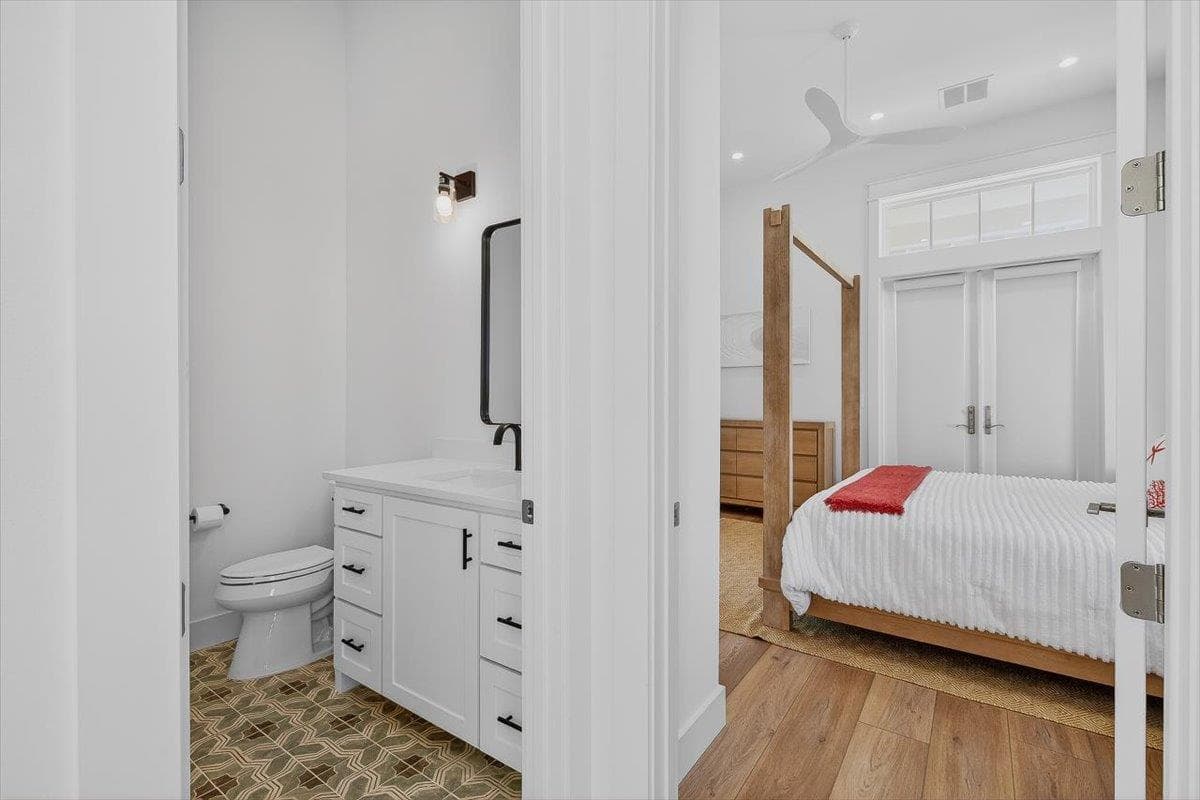 Sunny Shores - Image 36