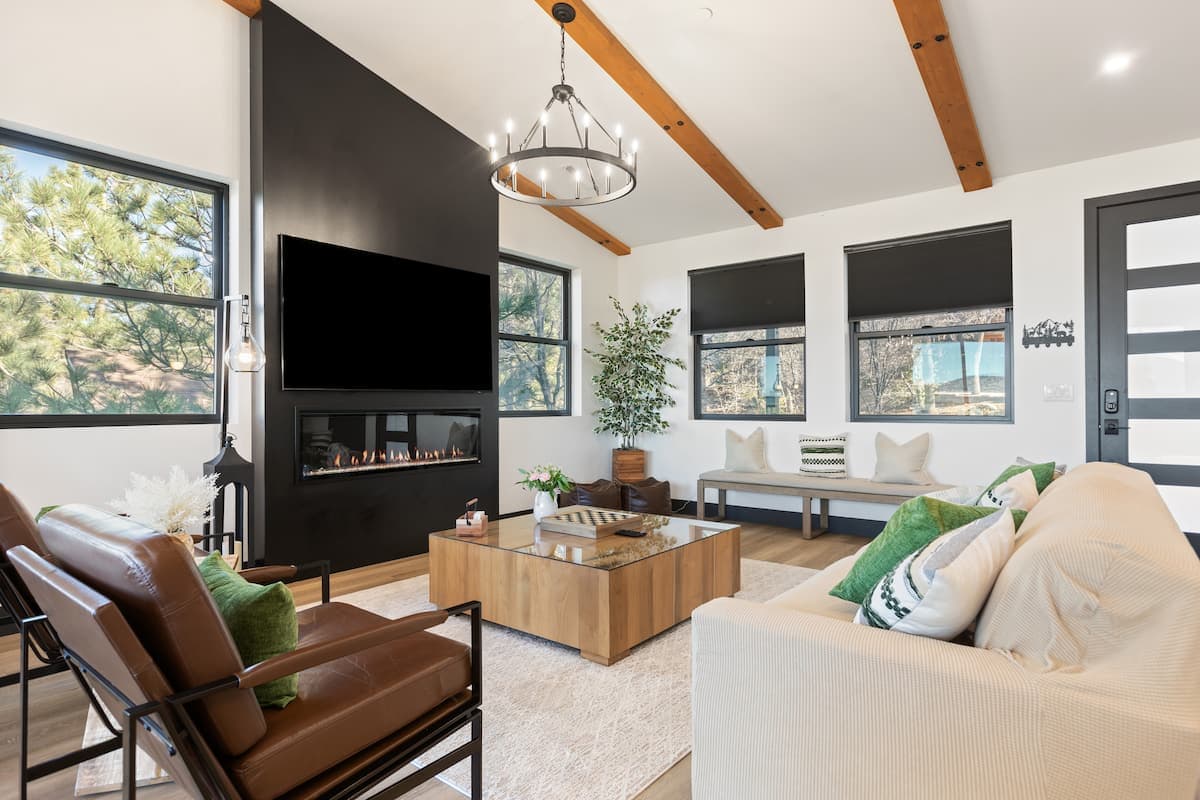 Bear's Retreat - Image 1