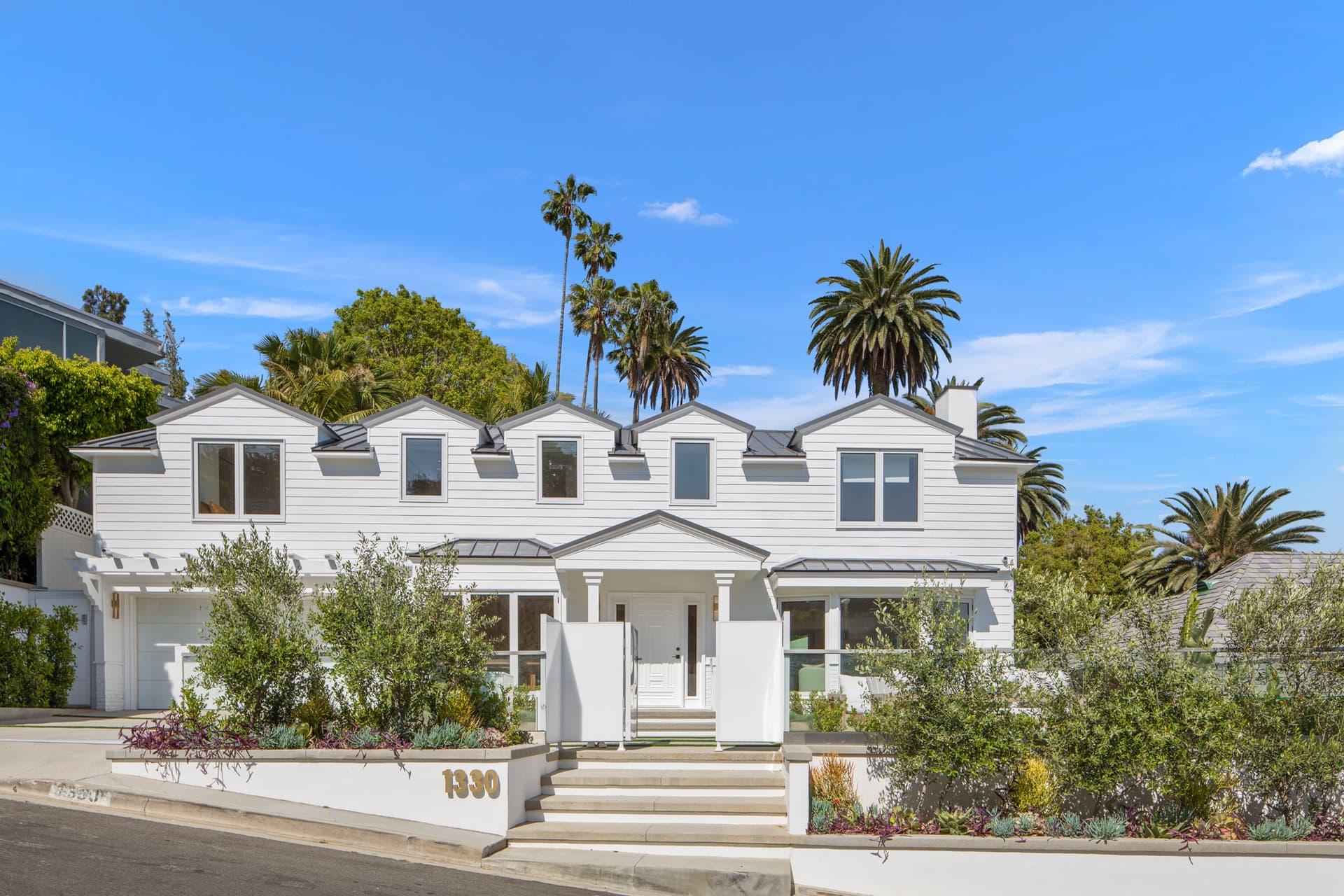 London Villa - Image 3