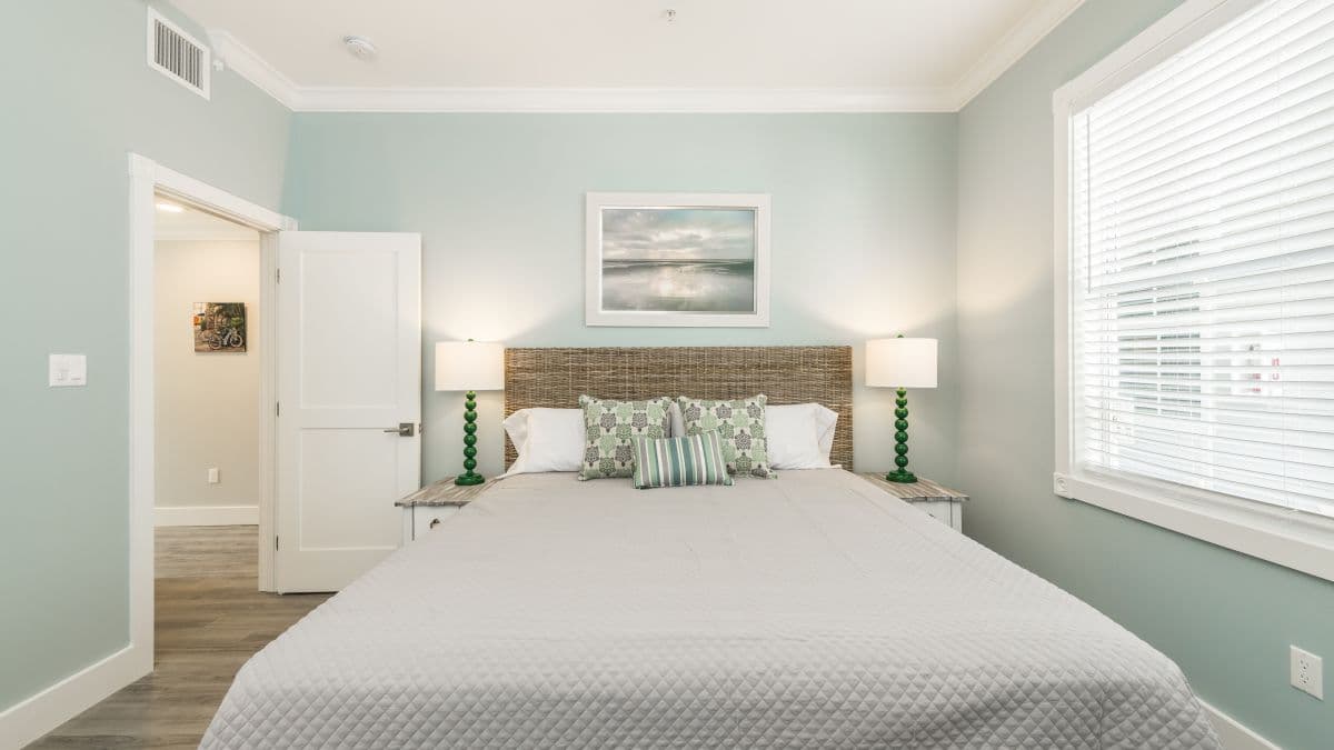 Sunset South - Image 12