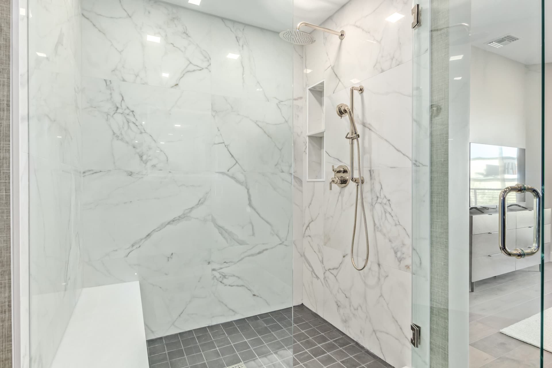 Craftsman Penthouse - Image 16