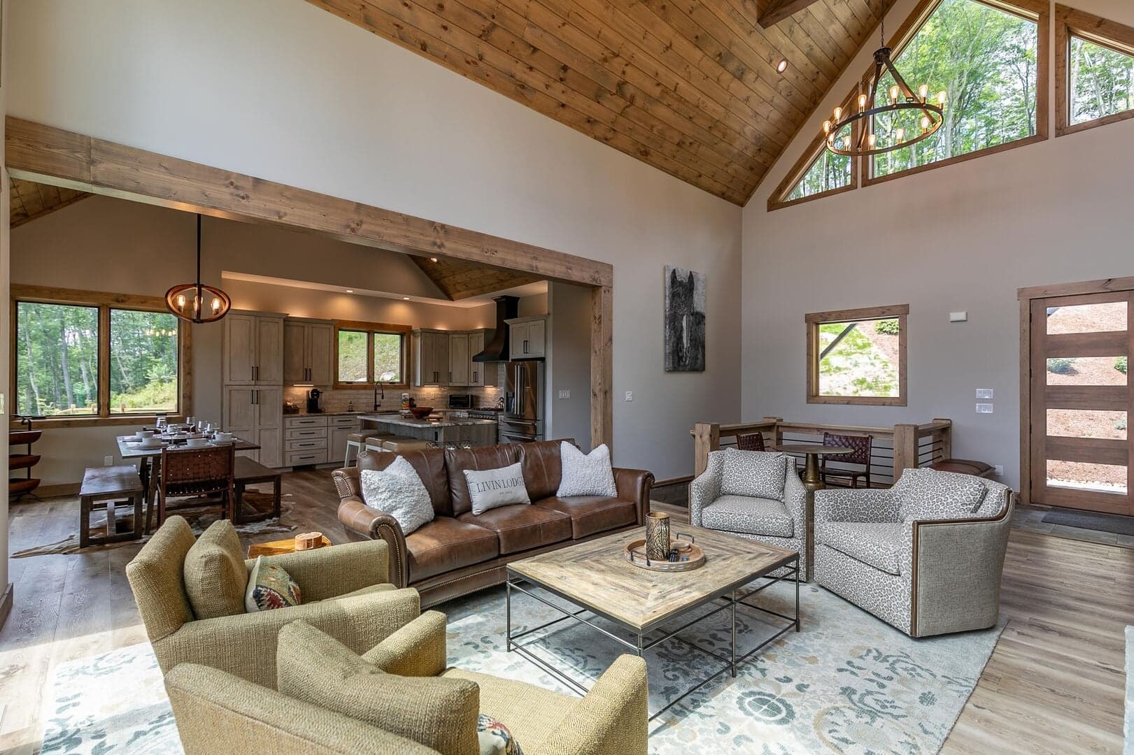 Livin' Lodge - Image 4