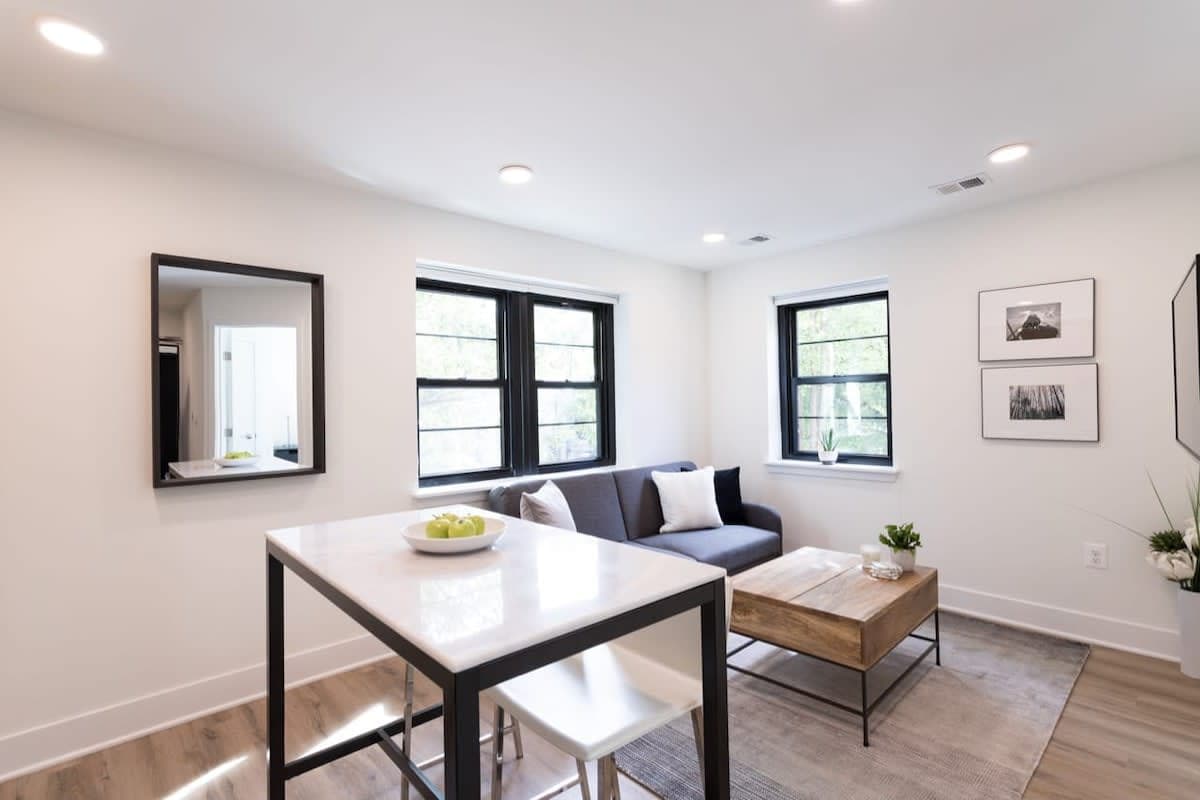 Uplifted Retreat Residence - Image 4