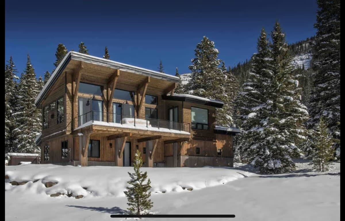 Echo Pines Chalet - Image 15