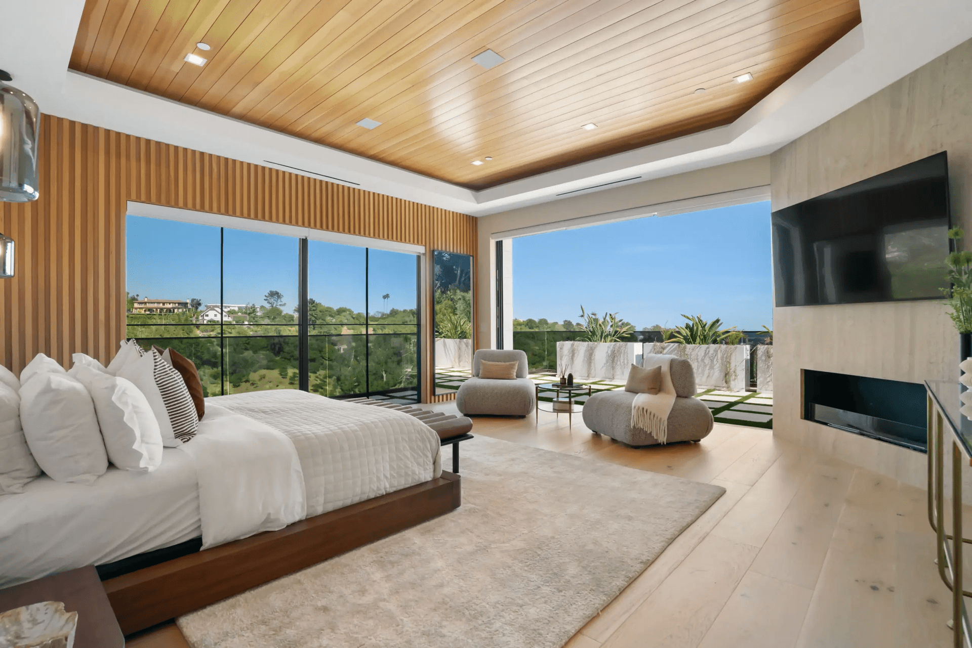 Linda Flora - Image 29