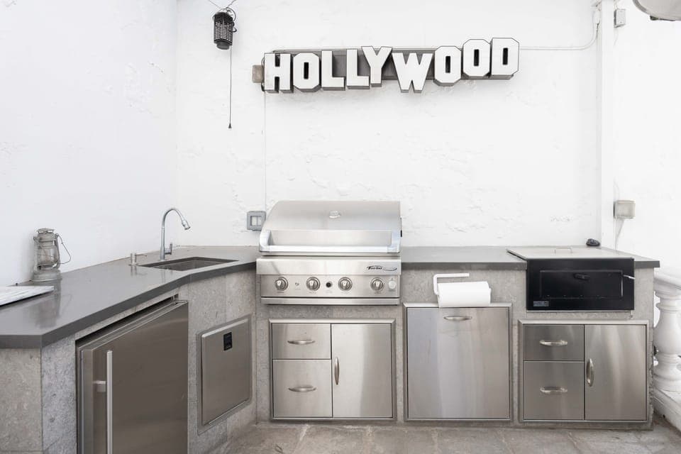 Pacific View Artist's Home - Image 46