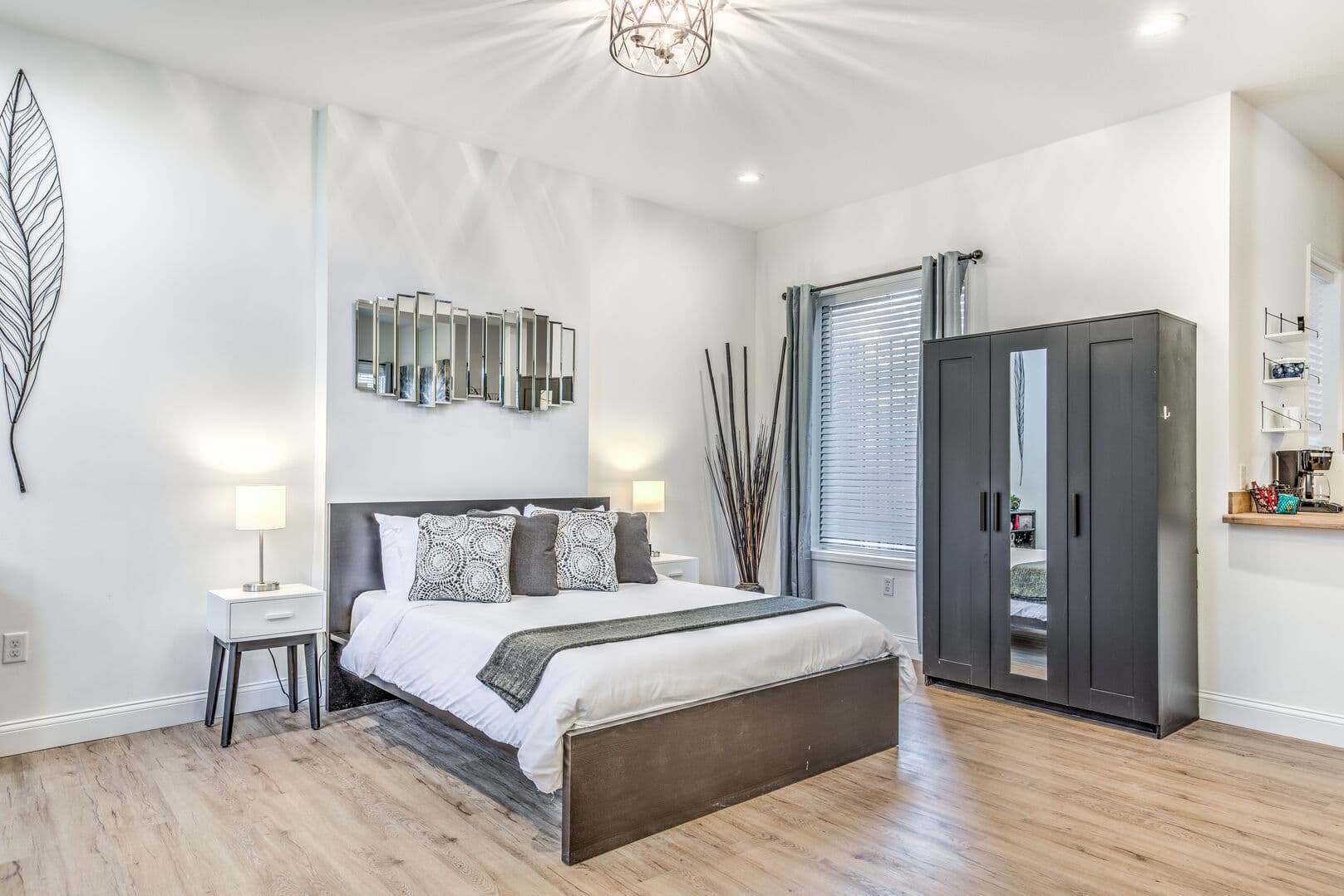 Lenox Comfort Corner - Image 15