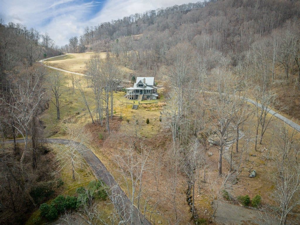 Whisper Mountain Lodge - Image 3