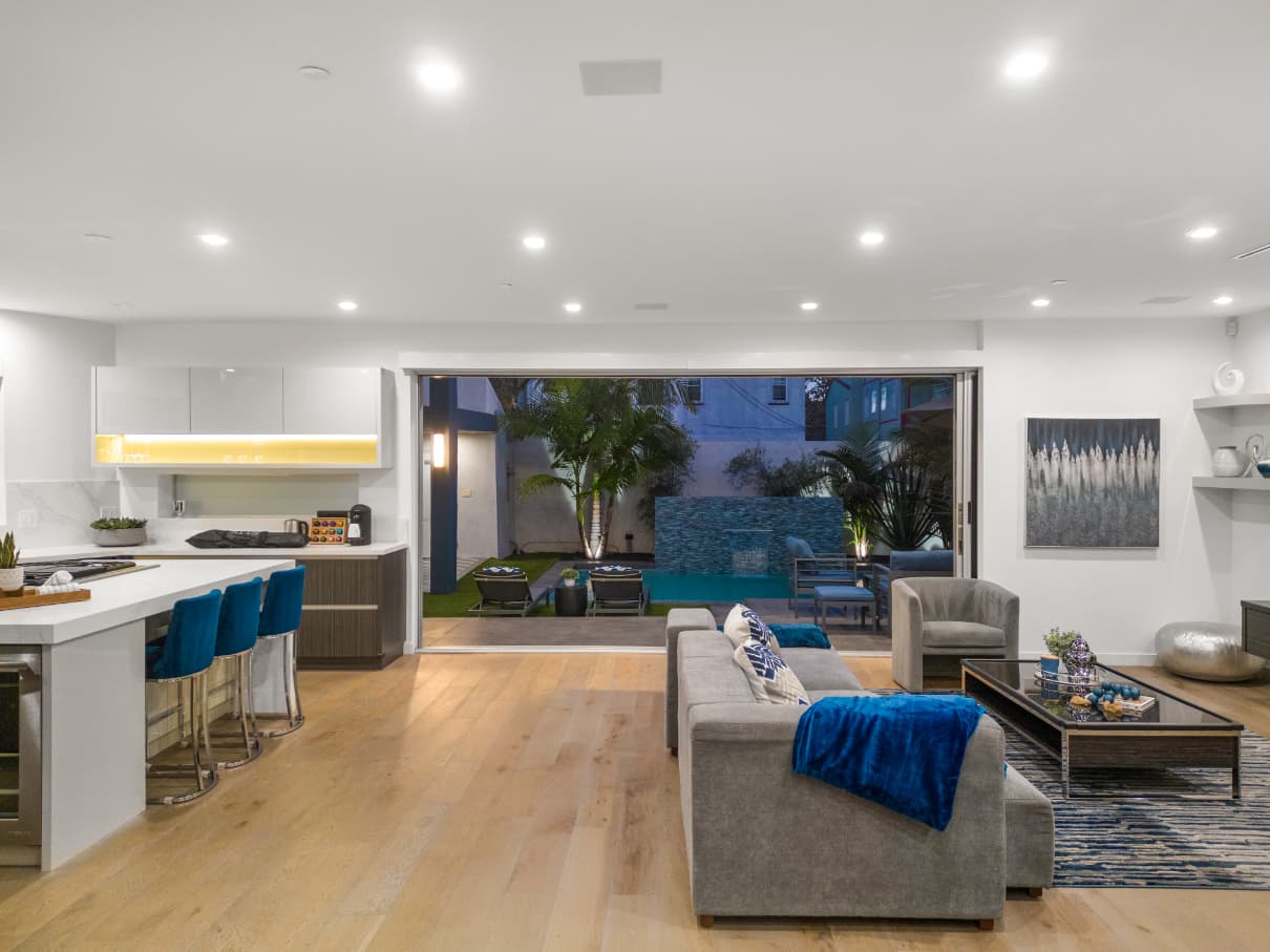 Lindenhurst House - Image 16