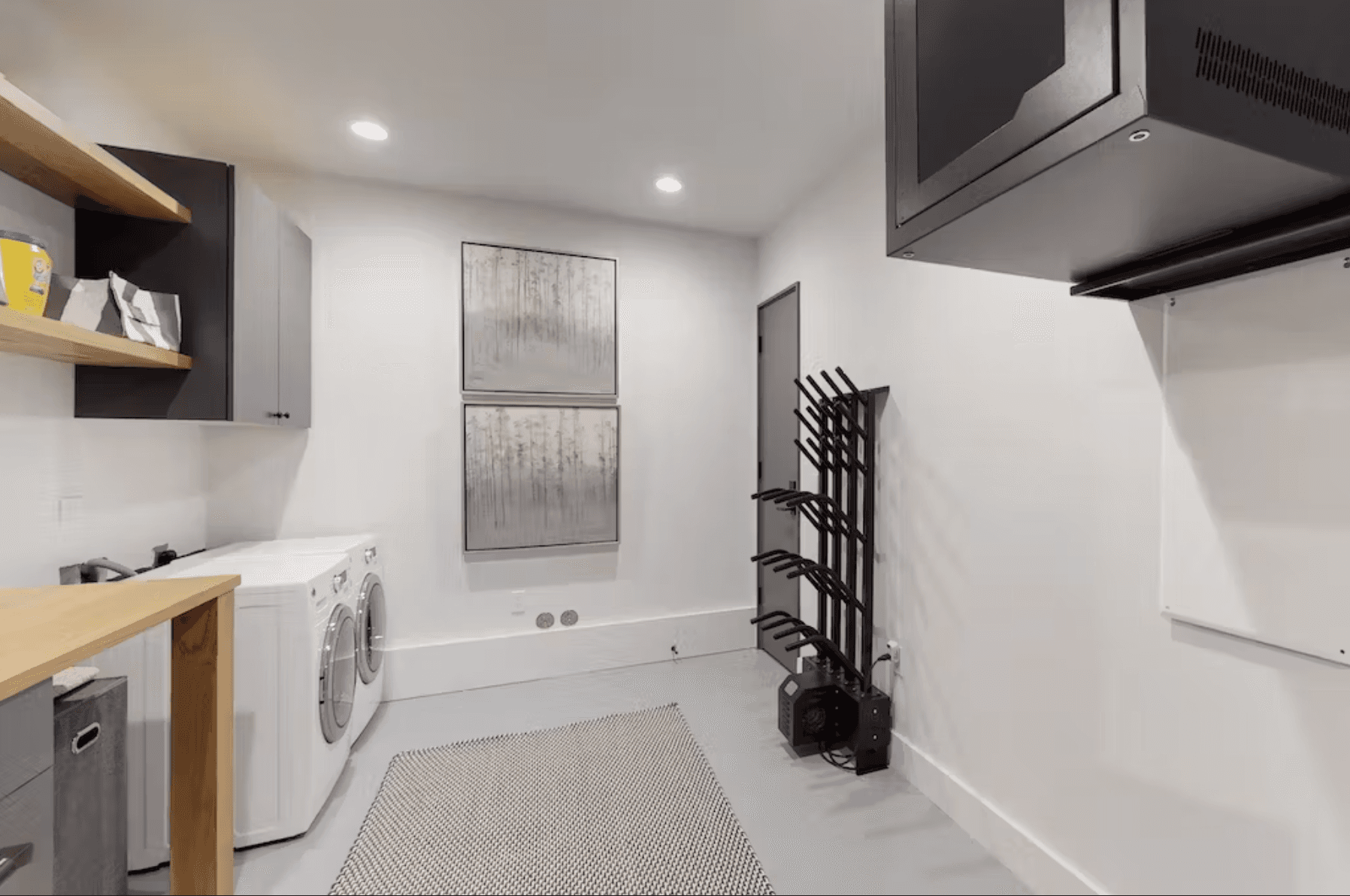 Lake Cabin - Image 32