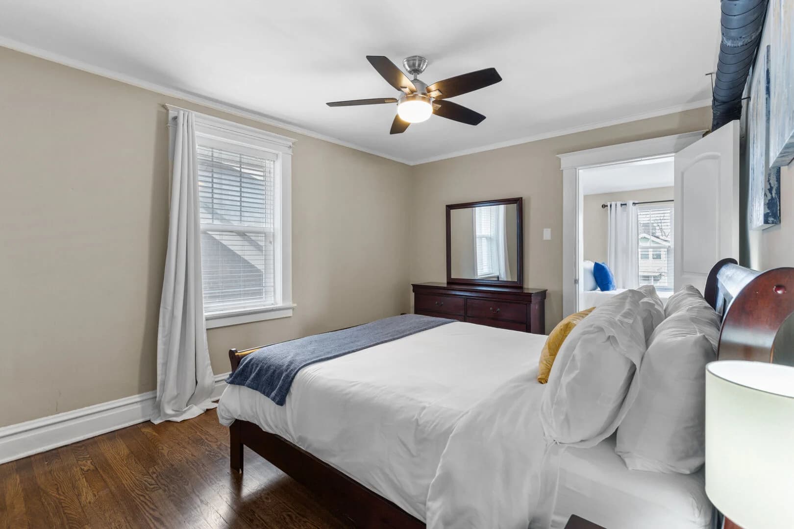 Kingshighway Manor - Image 17