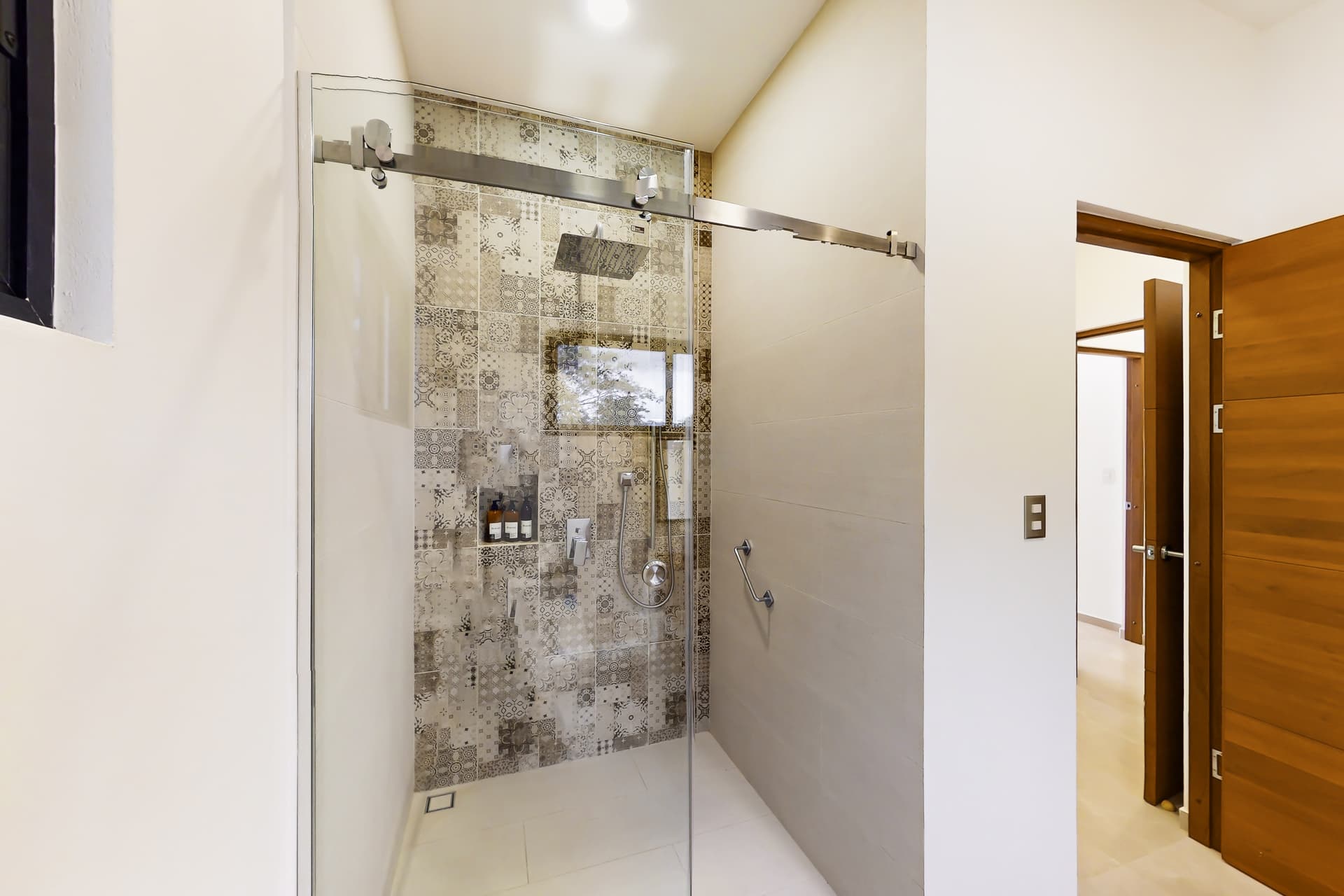 Coral Deluxe - Image 14