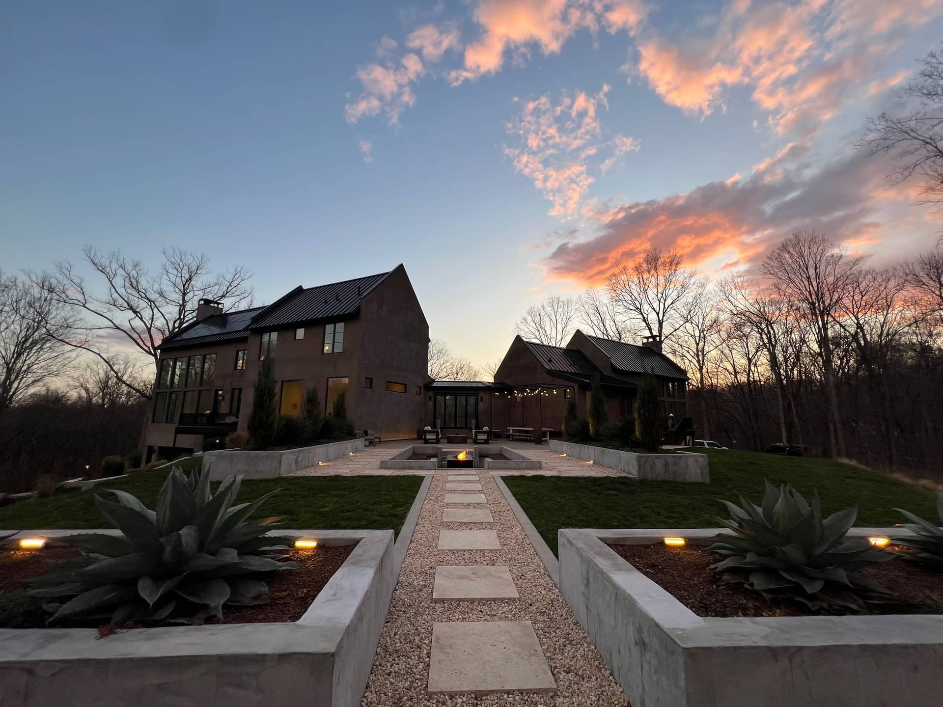 Hilltop Hideaway - Image 43