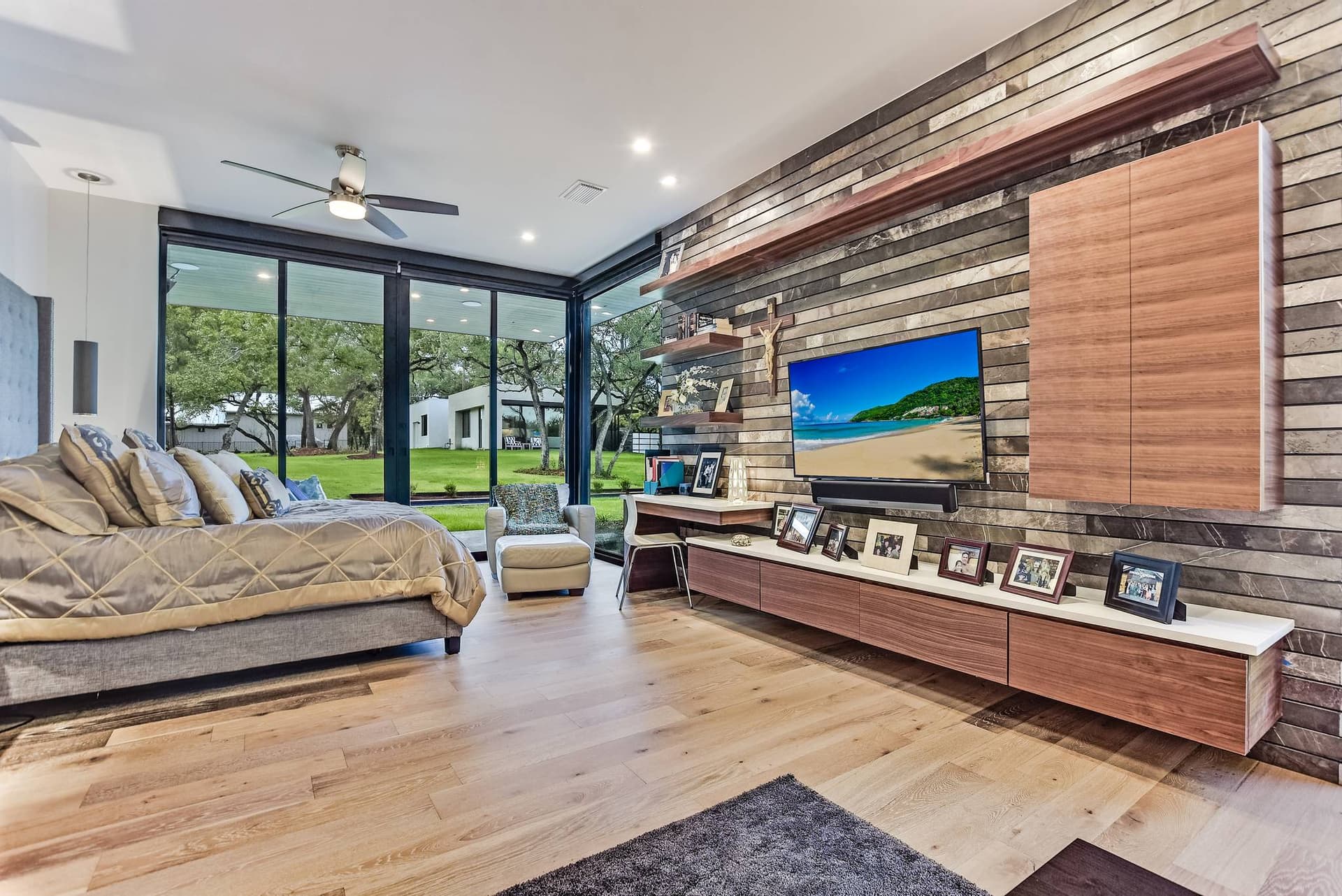 Austin Pinnacle - Image 29