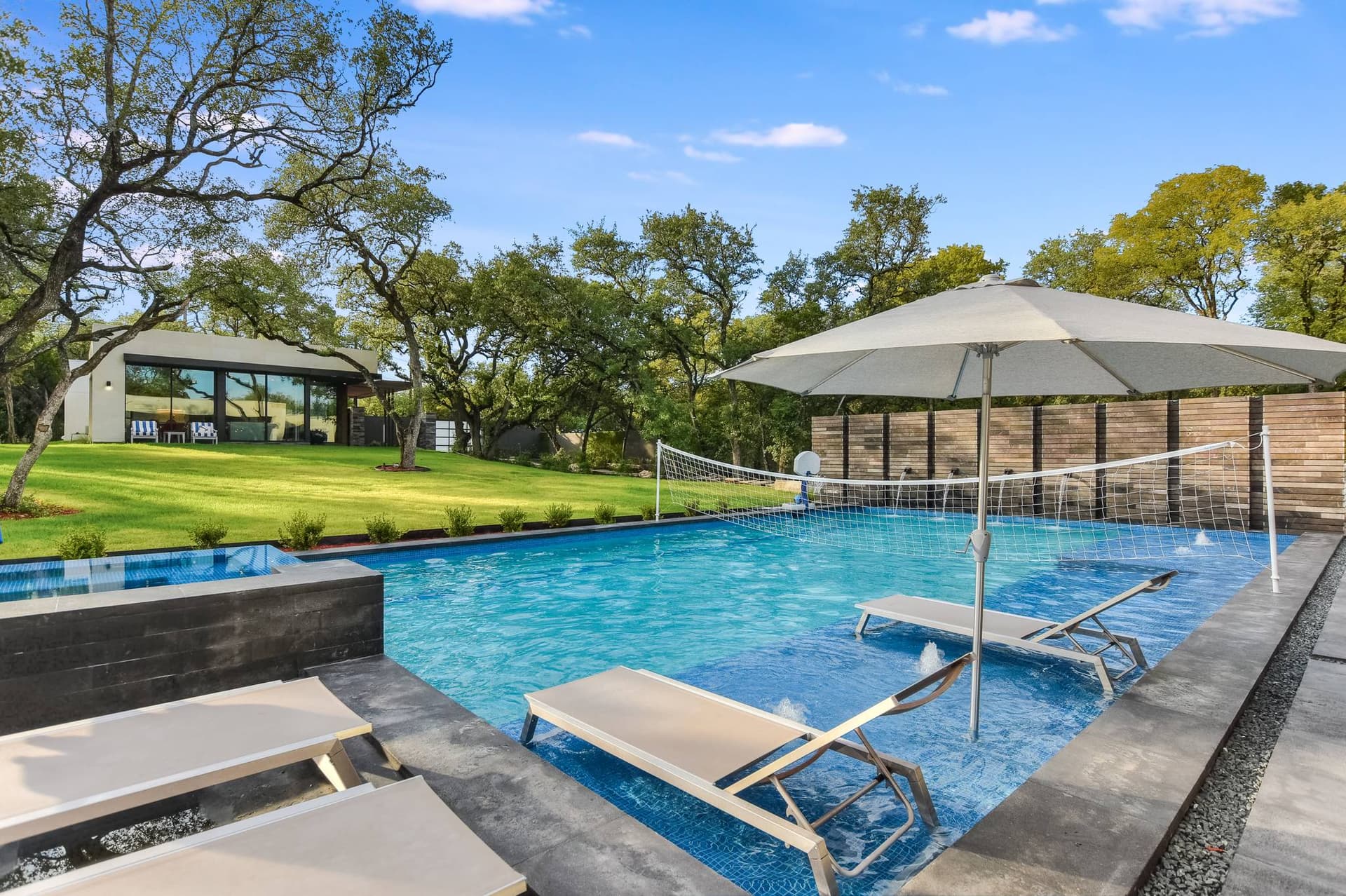 Austin Pinnacle - Image 15