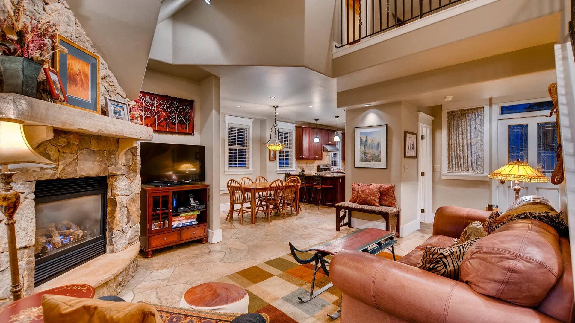 Victorian Home - Image 2