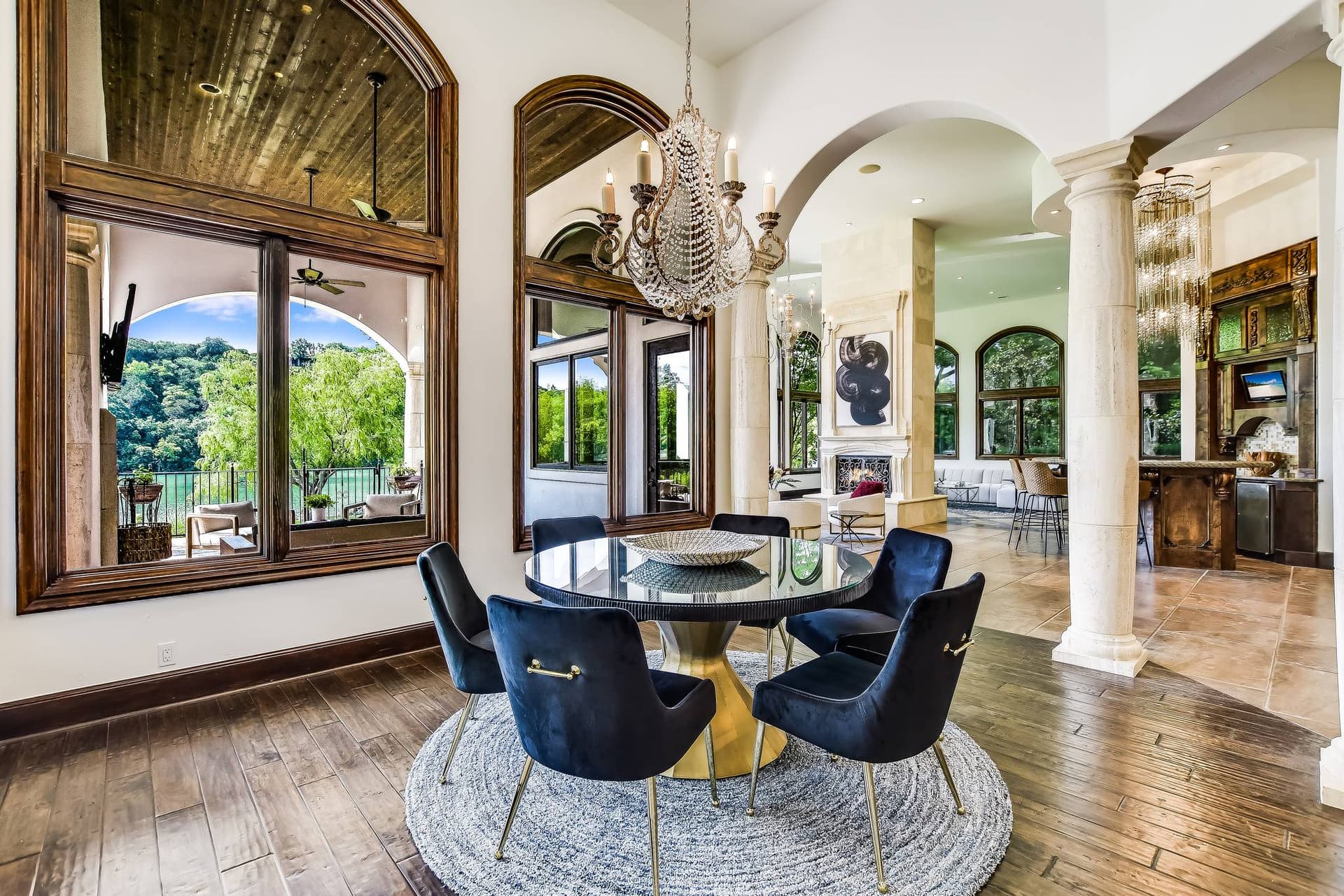 Autograph on Lake Austin - Image 9