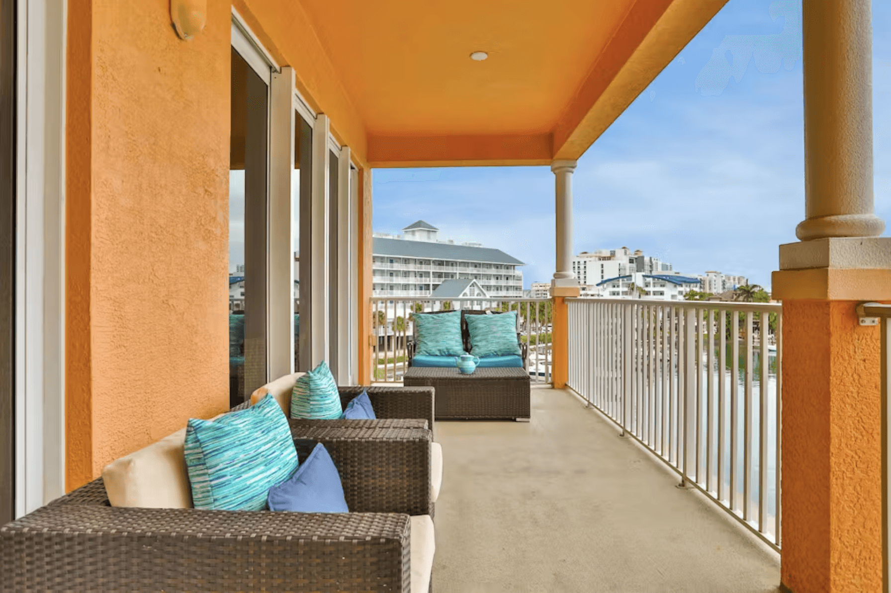 Harborview Grande Residence - Image 2