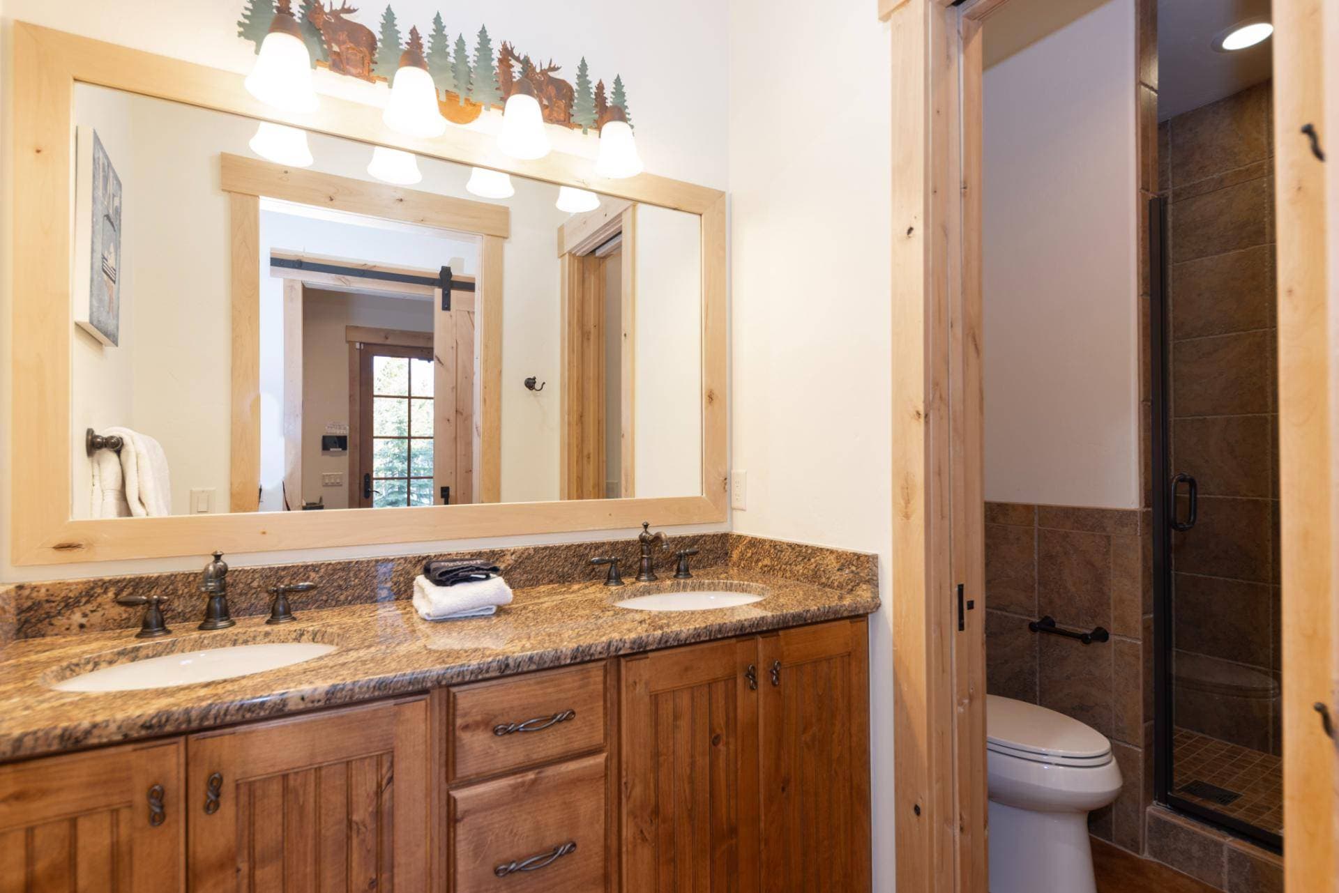 Fox Paw Lodge - Image 22