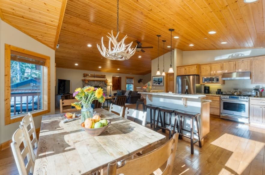 Washoe Chalet - Image 5