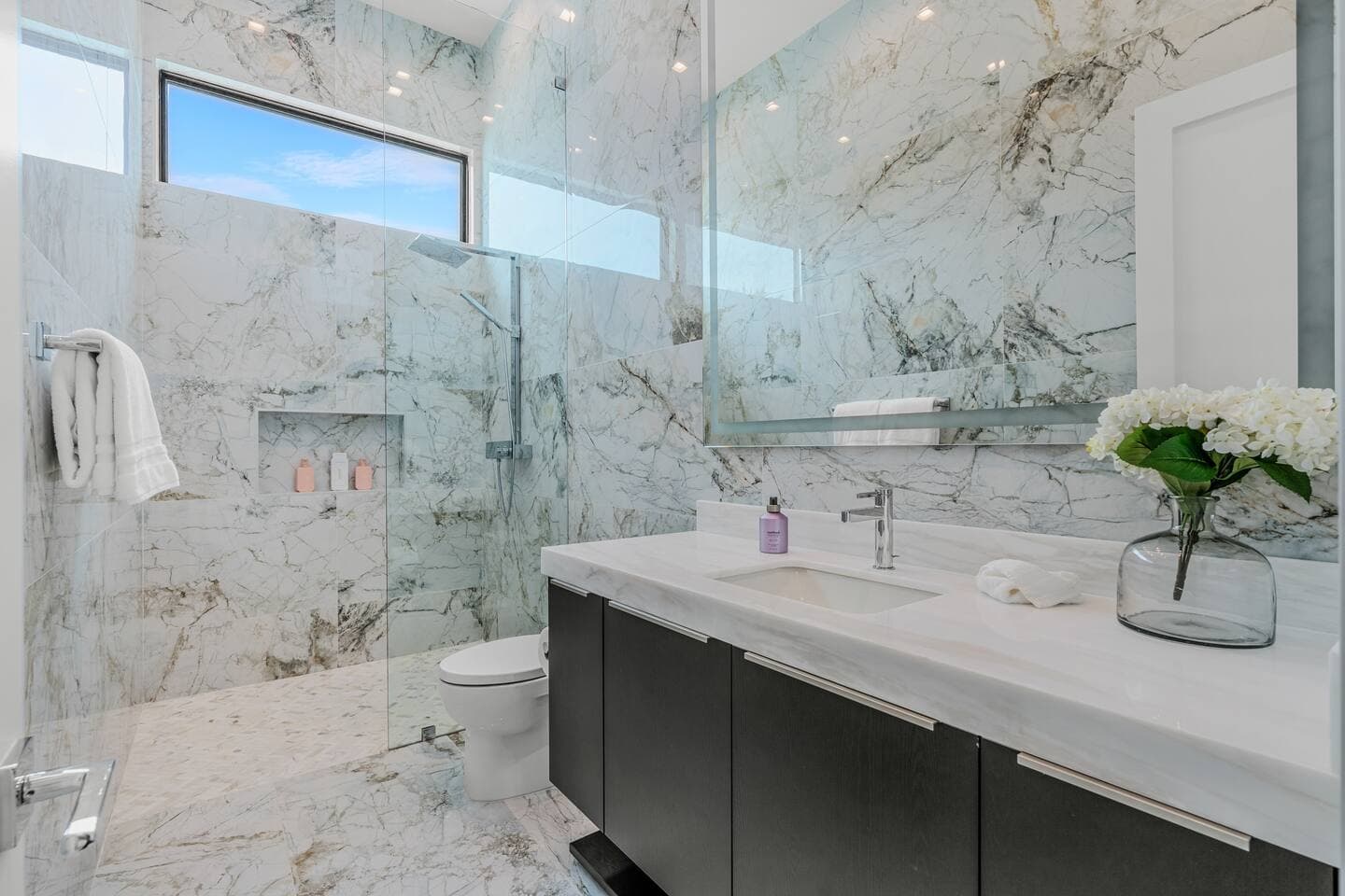 Bravo Villa #3 - Image 37