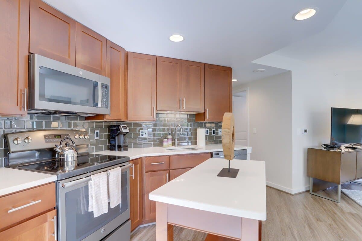 White Stone Residence - Image 5