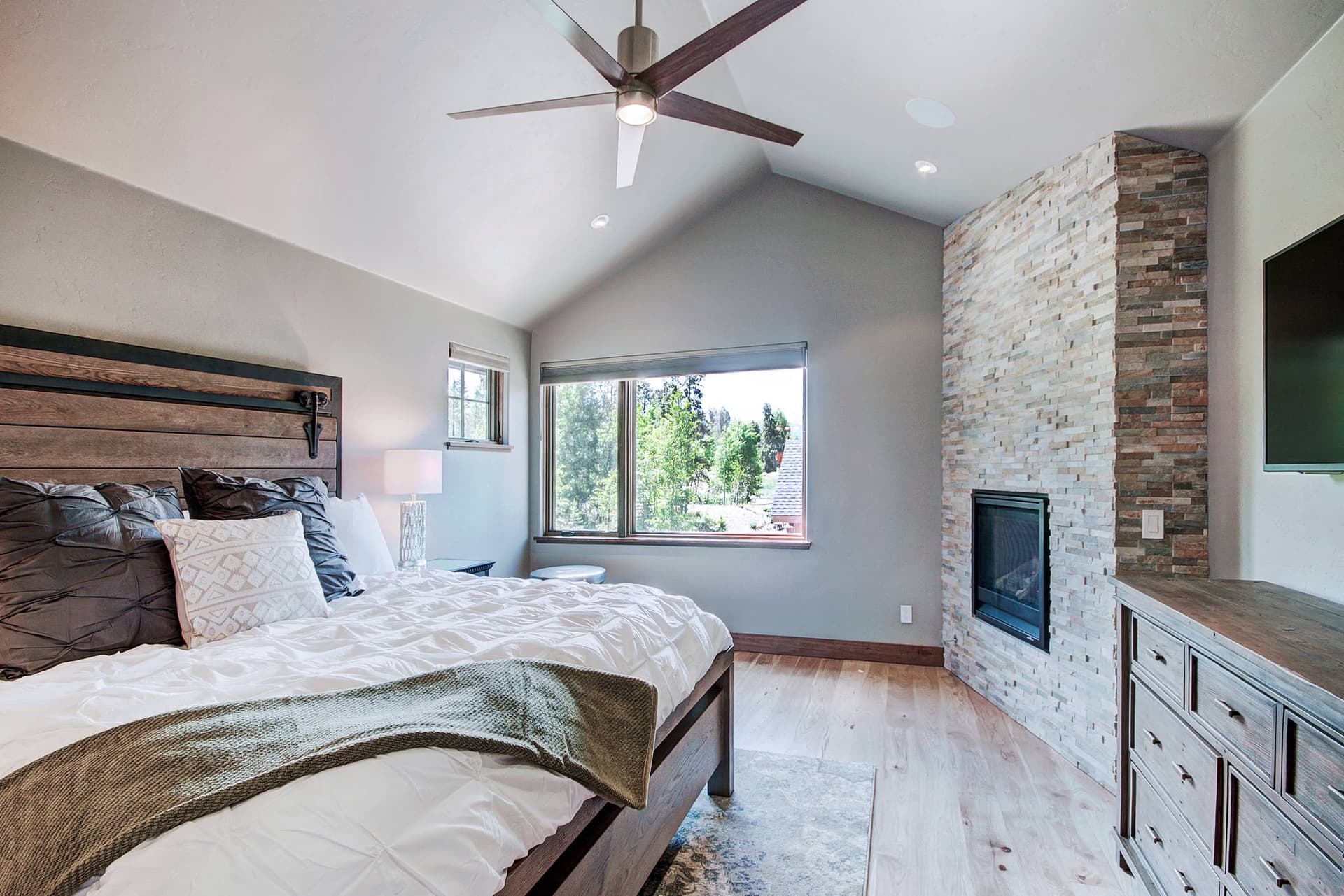 Slope View Chalet - Image 10