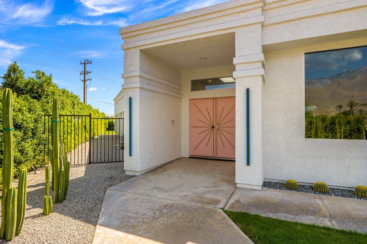 Palm Lighthouse - Image 6