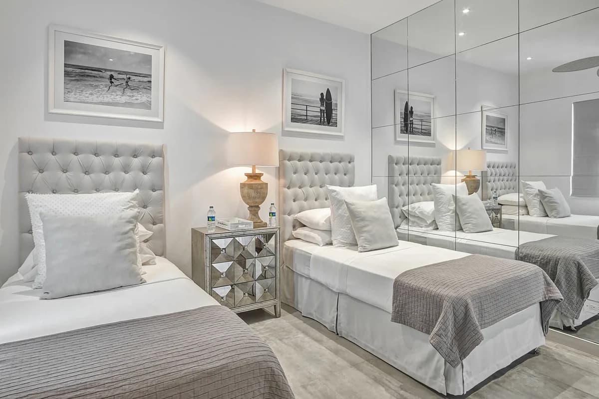 Footprints North - Image 3