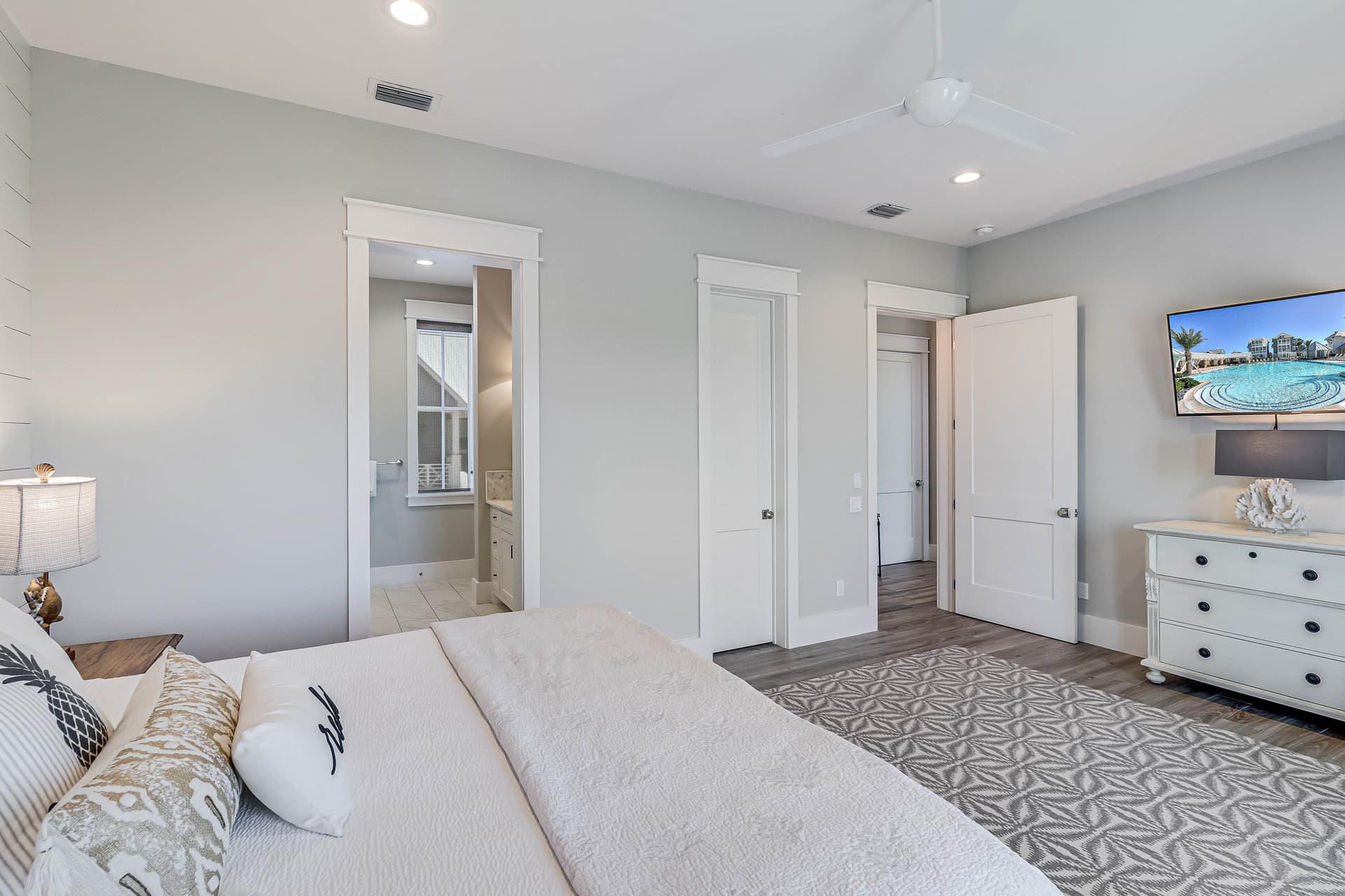 Coastal Oasis House - Image 23