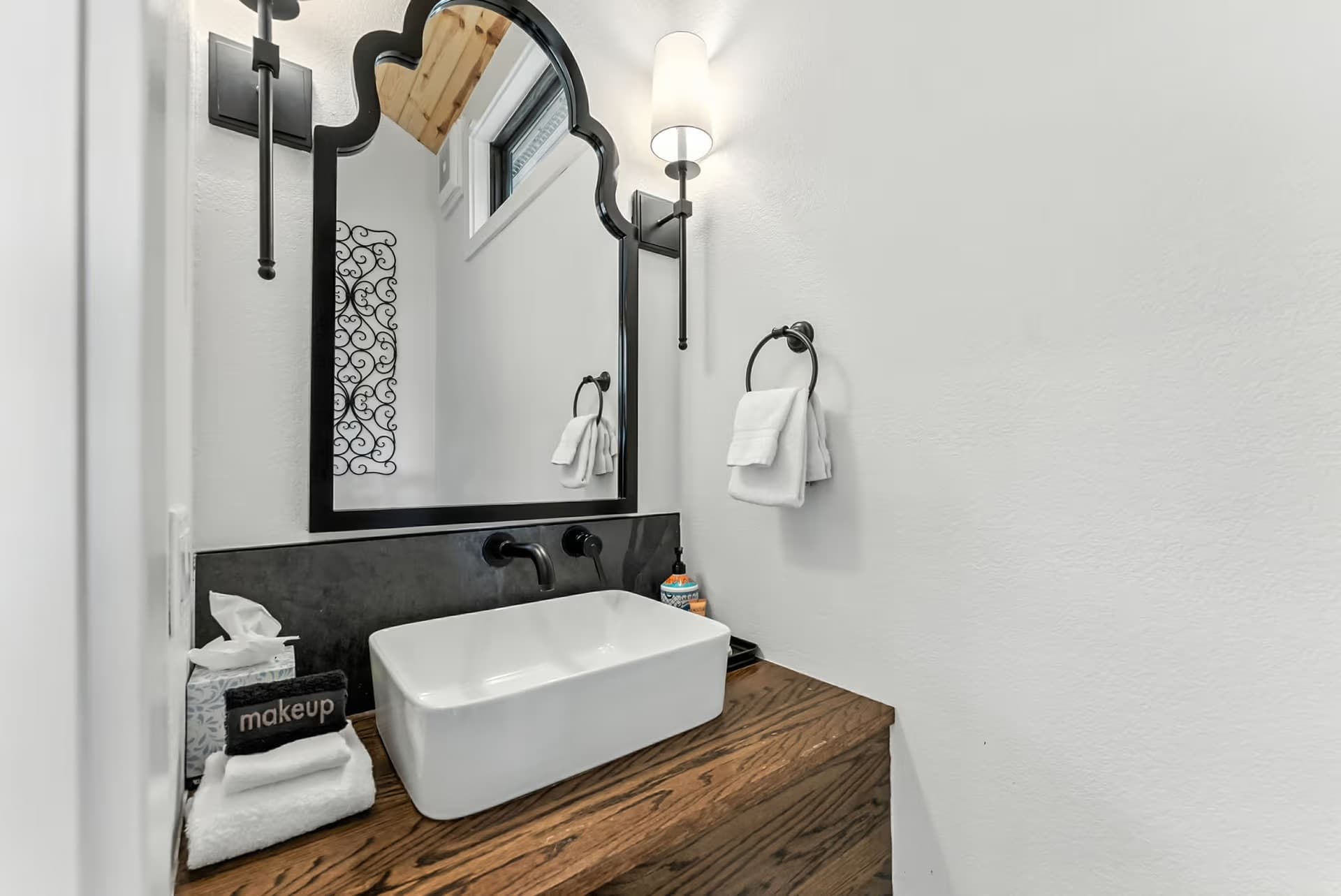 Snowbound Refuge - Image 32