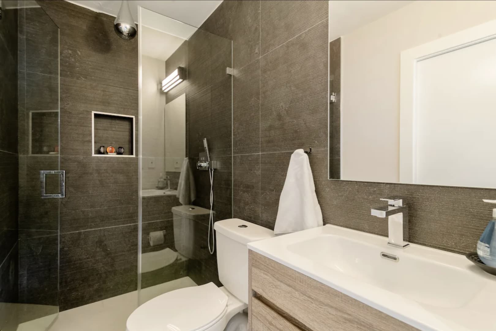 Tree House - Image 20