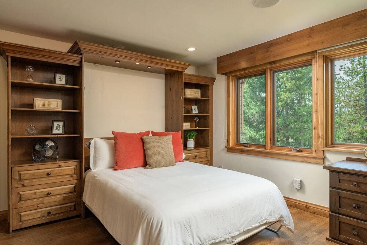 Four Sisters - Image 81