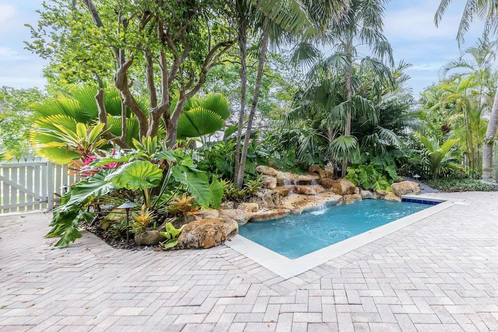 Tropical Retreat - Image 24