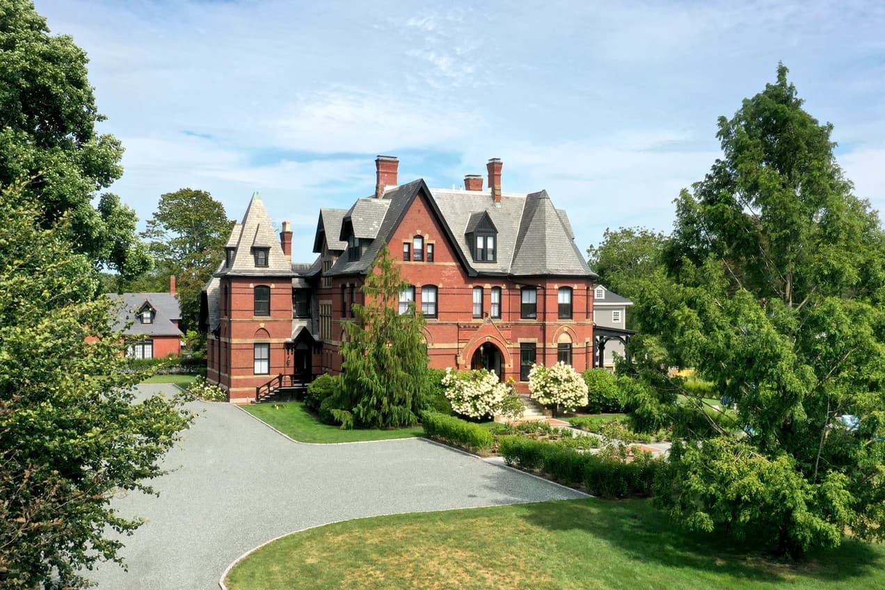 Cliffside Estate - Image 2