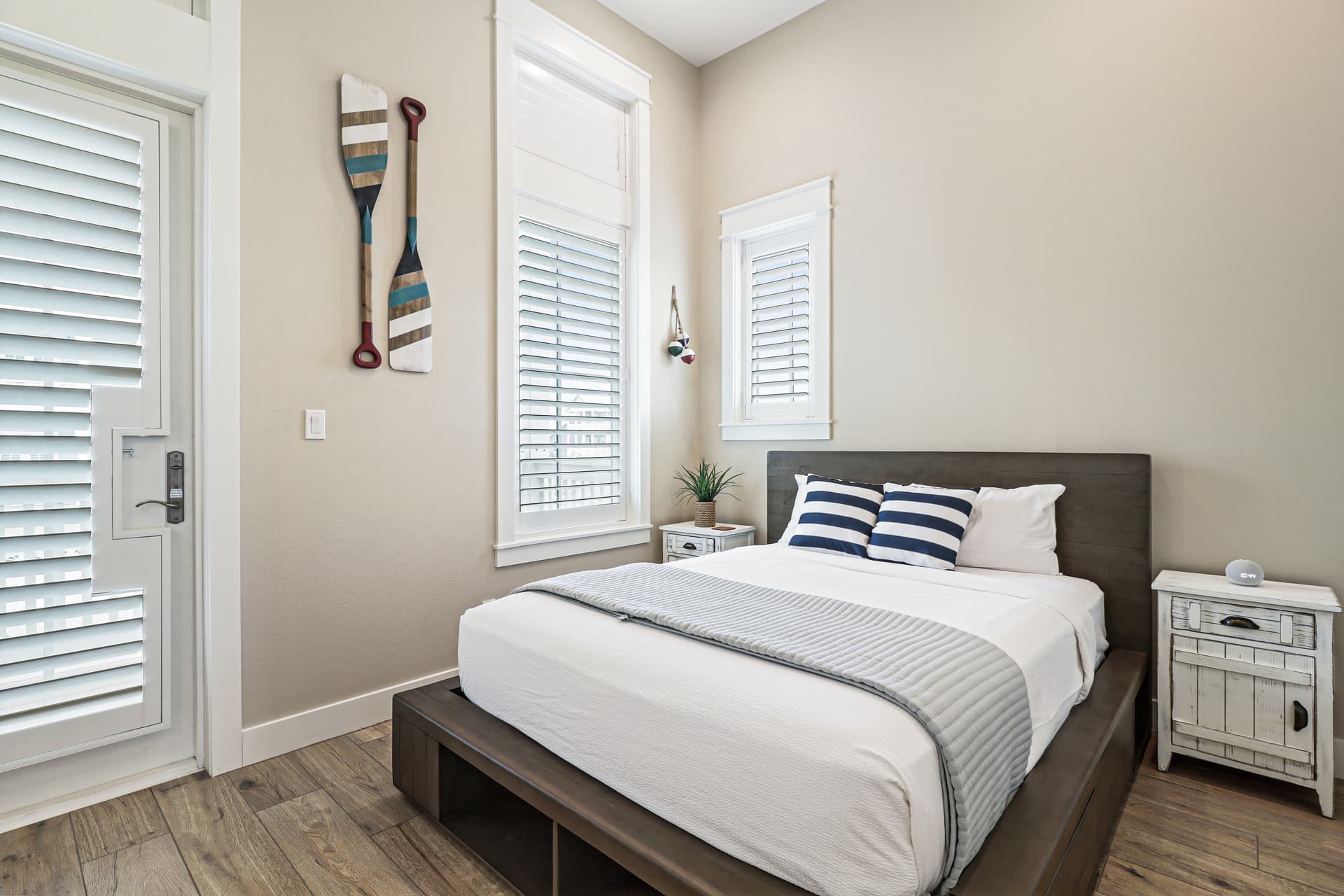 Pelican's Perch - Image 23