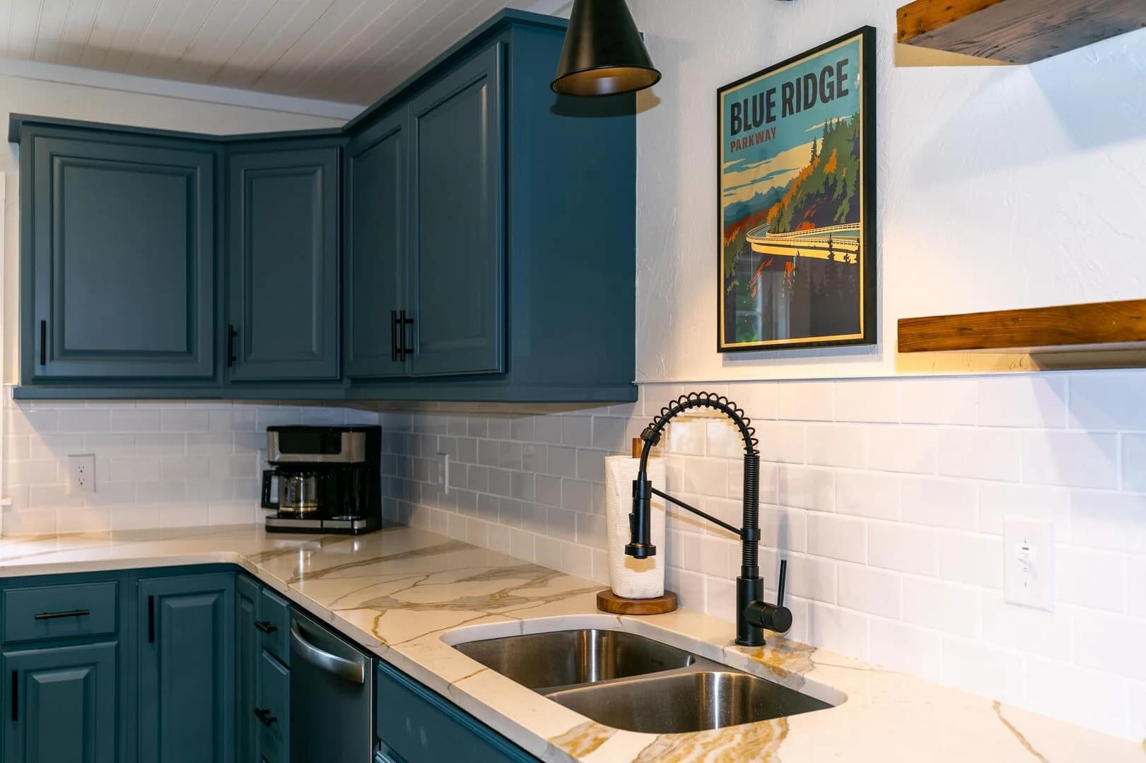 Riverside Retreat - Image 7