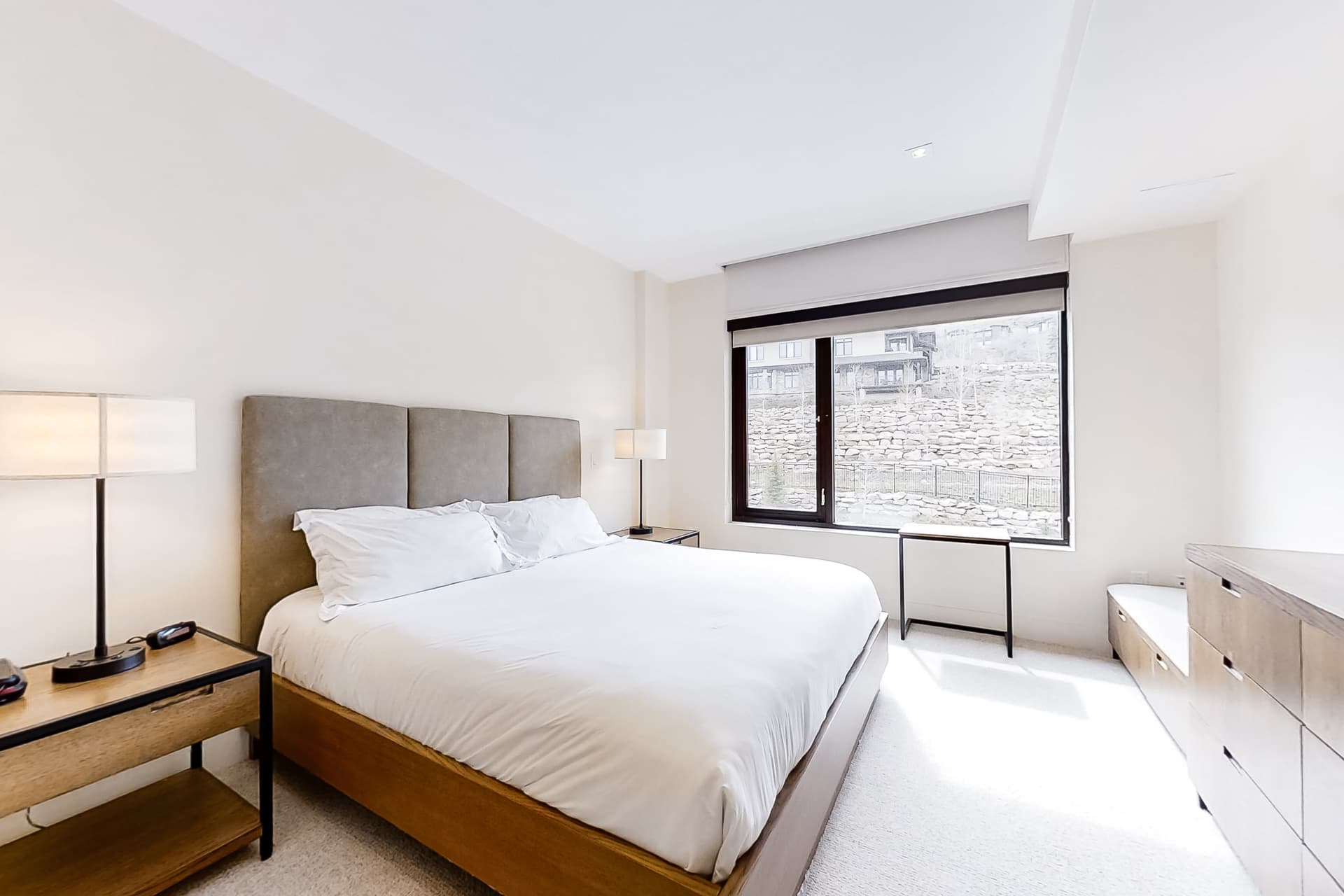 Lift 503 Home - Image 15